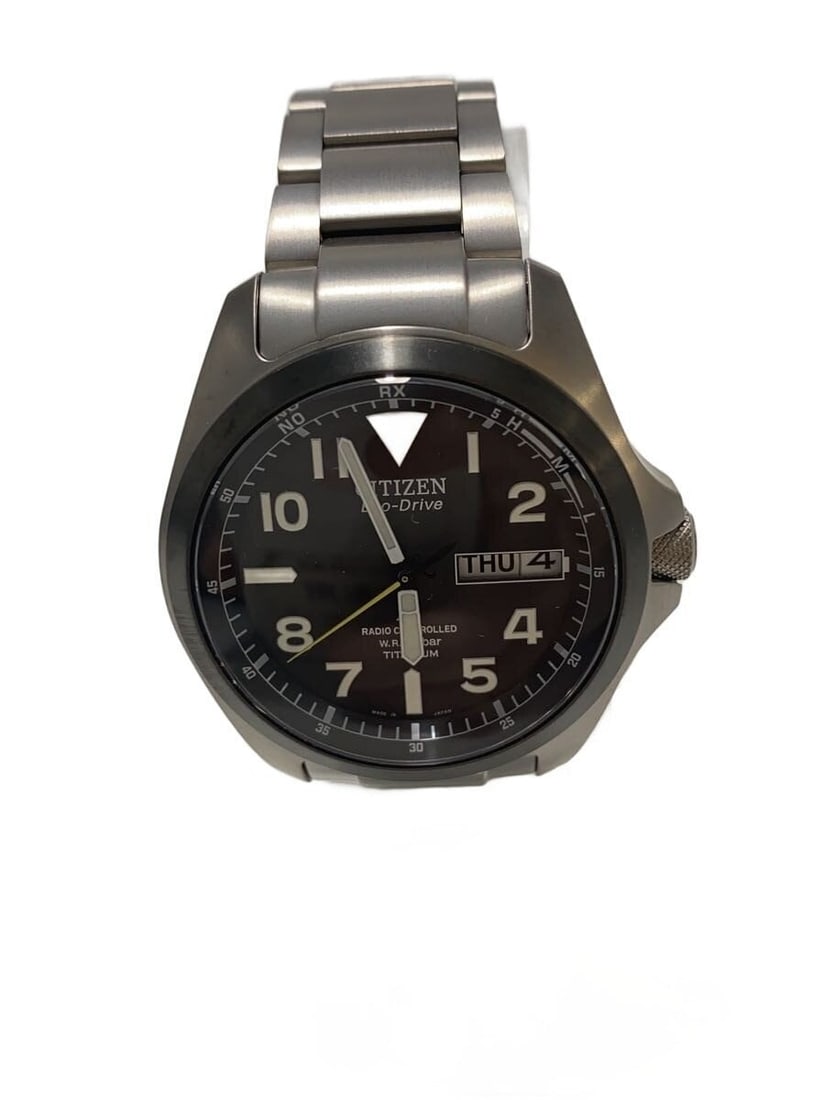 CITIZEN Promaster PMD56-2952 Eco-Drive Men's Wristwatch: CITIZEN Promaster PMD56-2952 Eco-Drive Men's Wristwatch This is a CITIZEN Promaster Eco-Drive Quartz PMD56-2952 men's wristwatch. Made in Japan, this pre-owned timepiece features Eco-Drive technology 