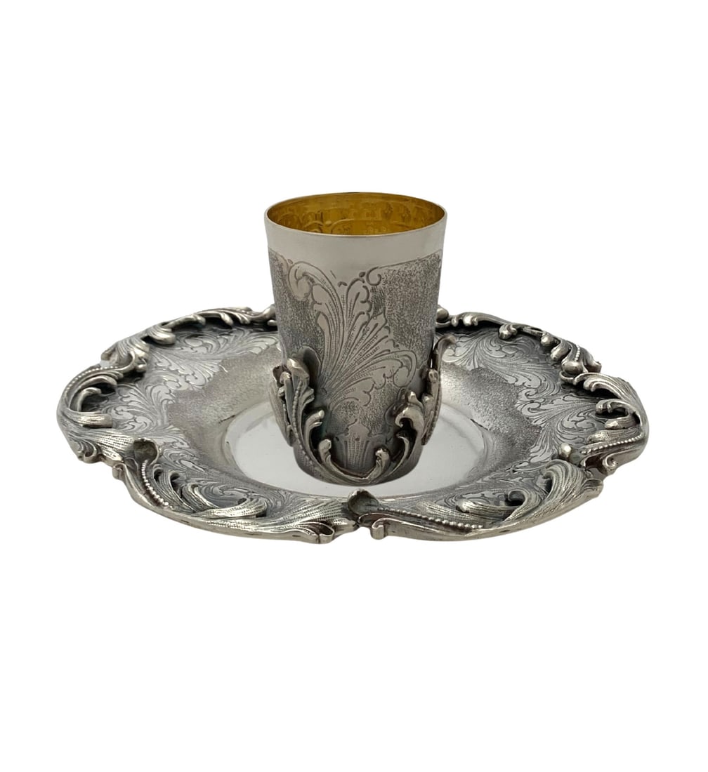 Italian 925 Sterling Silver Handmade Leaf Applique Cup and Tray Set: Italian 925 Sterling Silver Handmade Leaf Applique Cup and Tray Set This exquisite set features a fine Italian 925 sterling silver cup and tray, showcasing intricate handmade leaf applique chased swir