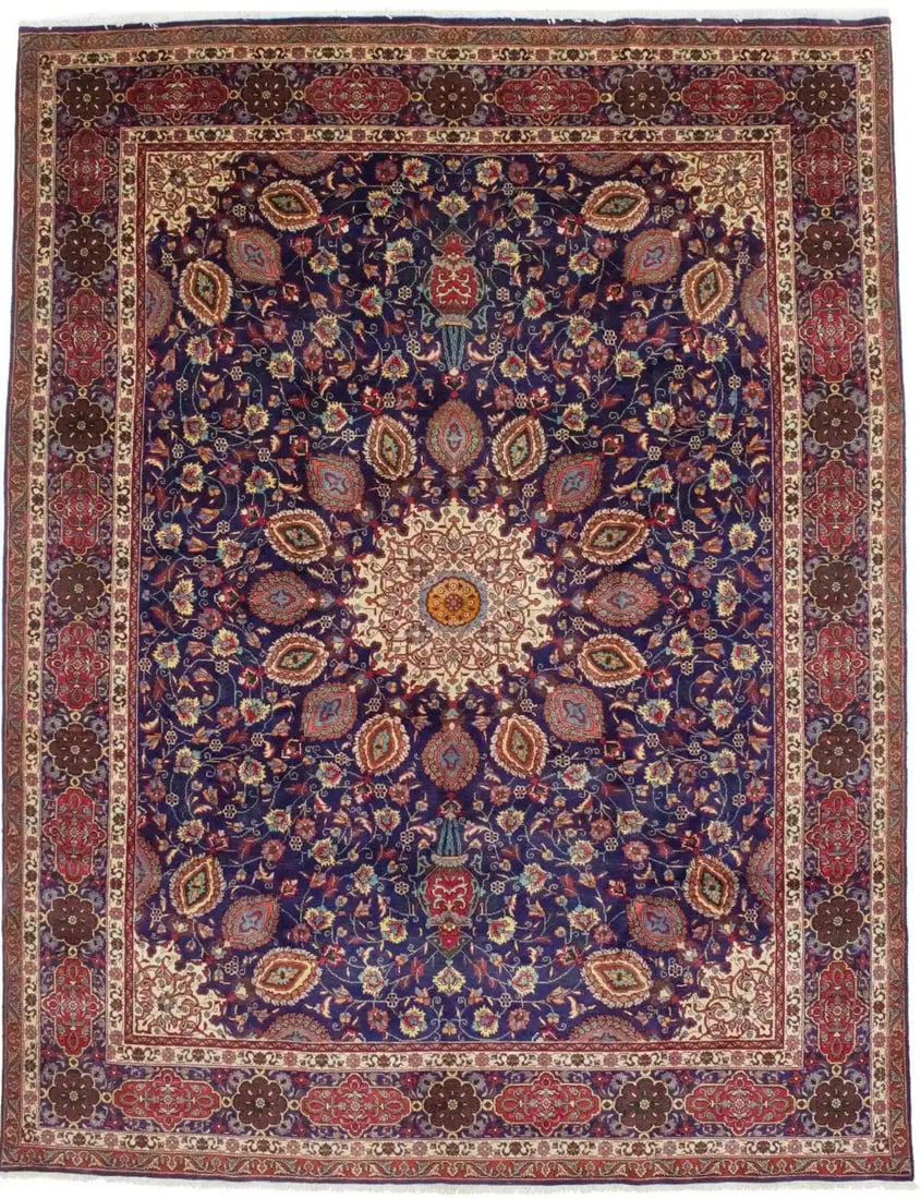Rare Handmade Vintage Oriental Floral Area Rug 13'x9'10 Wool: Rare Handmade Vintage Oriental Floral Area Rug 13'x9'10 Wool Enhance your home decor with this rare 10X13 handmade vintage Oriental area rug, featuring a stunning floral design. Crafted from quality w