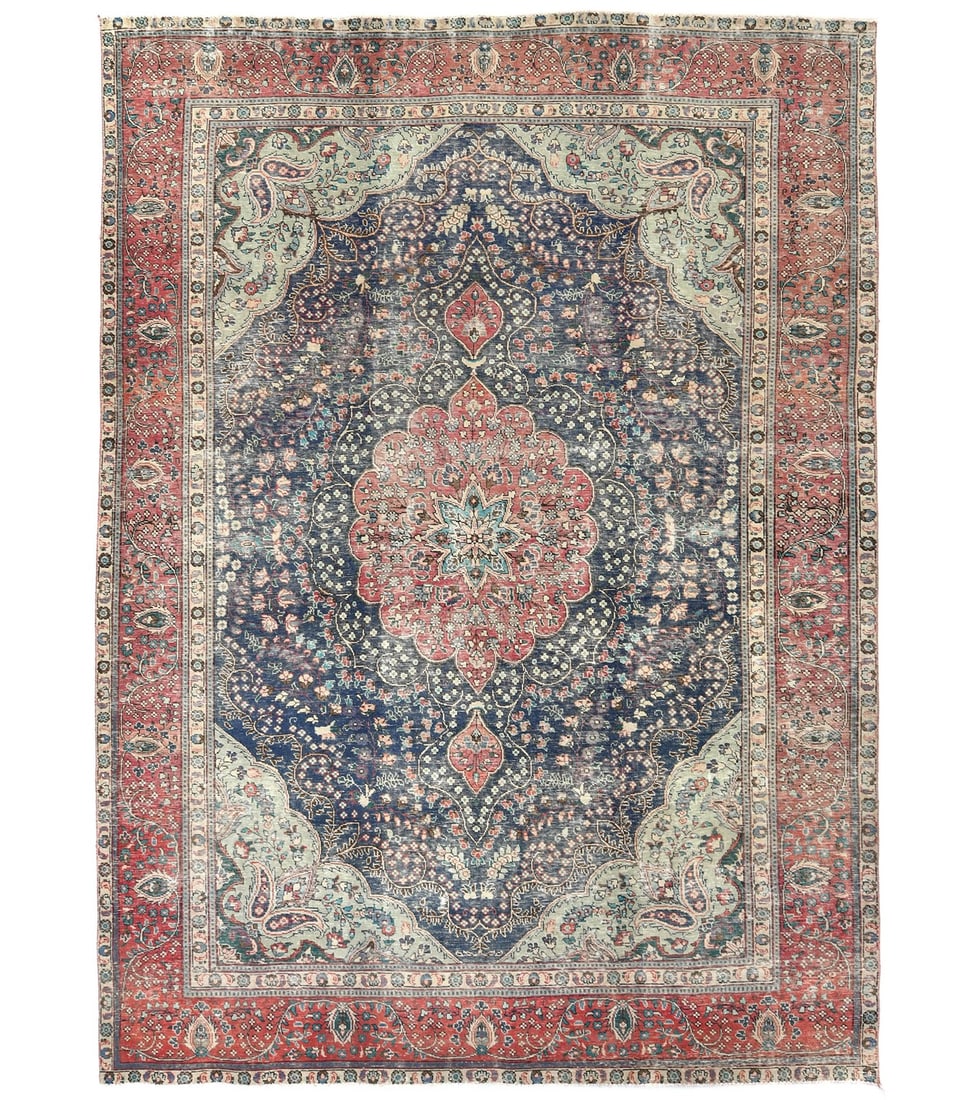 Vintage Floral Hand-Knotted Wool Rug 8'1 x 11'1 Eco-Friendly Antique: Vintage Floral Hand-Knotted Wool Rug 8'1 x 11'1 Eco-Friendly Antique Discover this stunning Antique Distressed Floral Oriental Rug, a perfect blend of vintage charm and modern functionality. Measuring