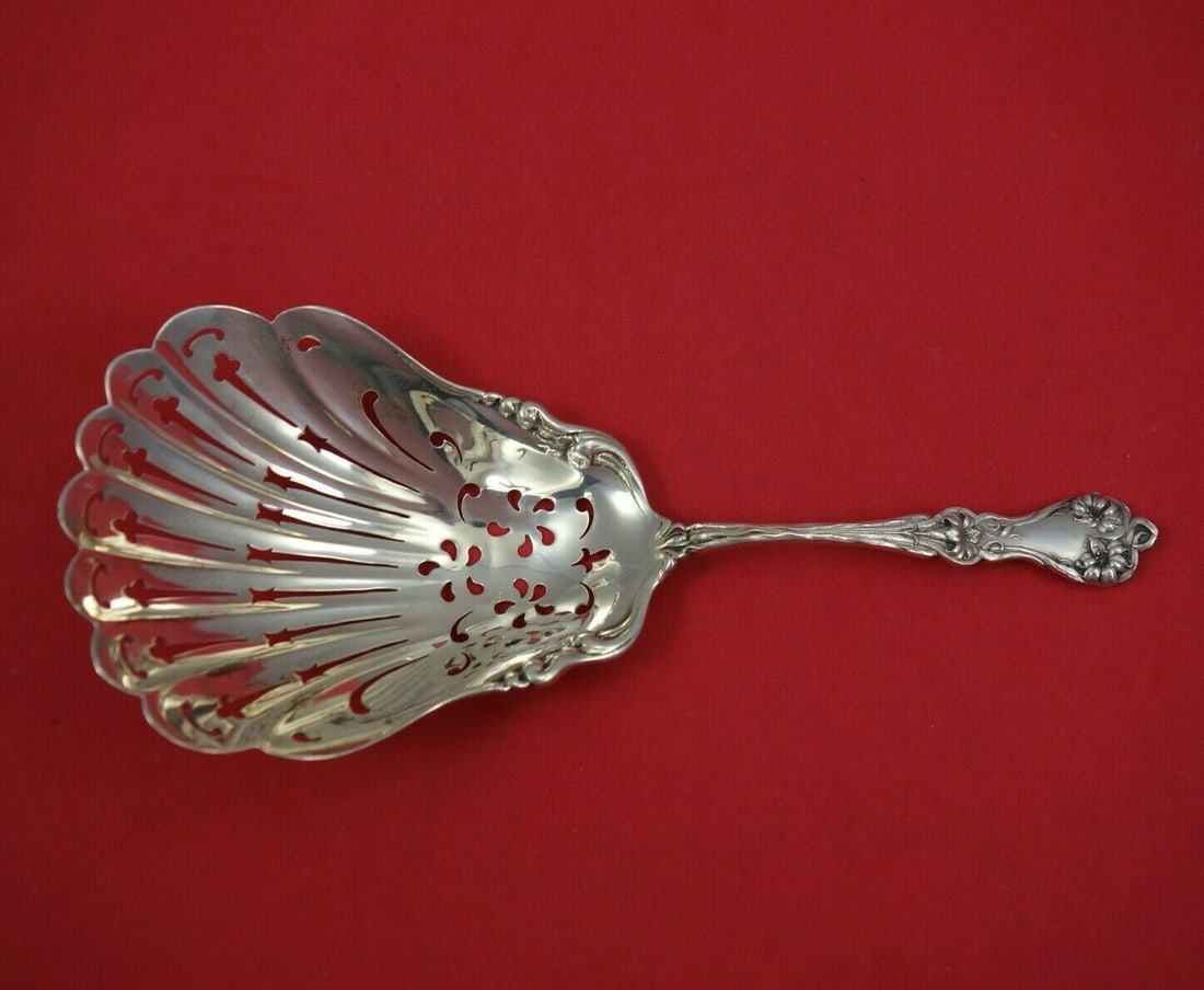Alvin Majestic Sterling Silver Saratoga Chip Server 8 Inch Antique: Alvin Majestic Sterling Silver Saratoga Chip Server 8 Inch Antique This exquisite Saratoga Chip Server from the Majestic pattern by Alvin is crafted from high-quality sterling silver, showcasing the e
