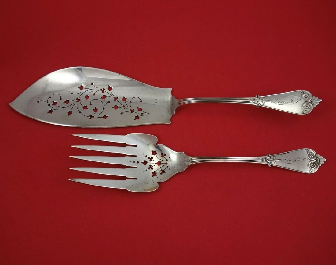 Tiffany & Co Beekman Sterling Silver Fish Serving Set 2pc: Tiffany & Co Beekman Sterling Silver Fish Serving Set 2pc Presenting a stunning Beekman pattern fish serving set by Tiffany & Co., crafted from high-quality sterling silver. This exquisite 2-piece set