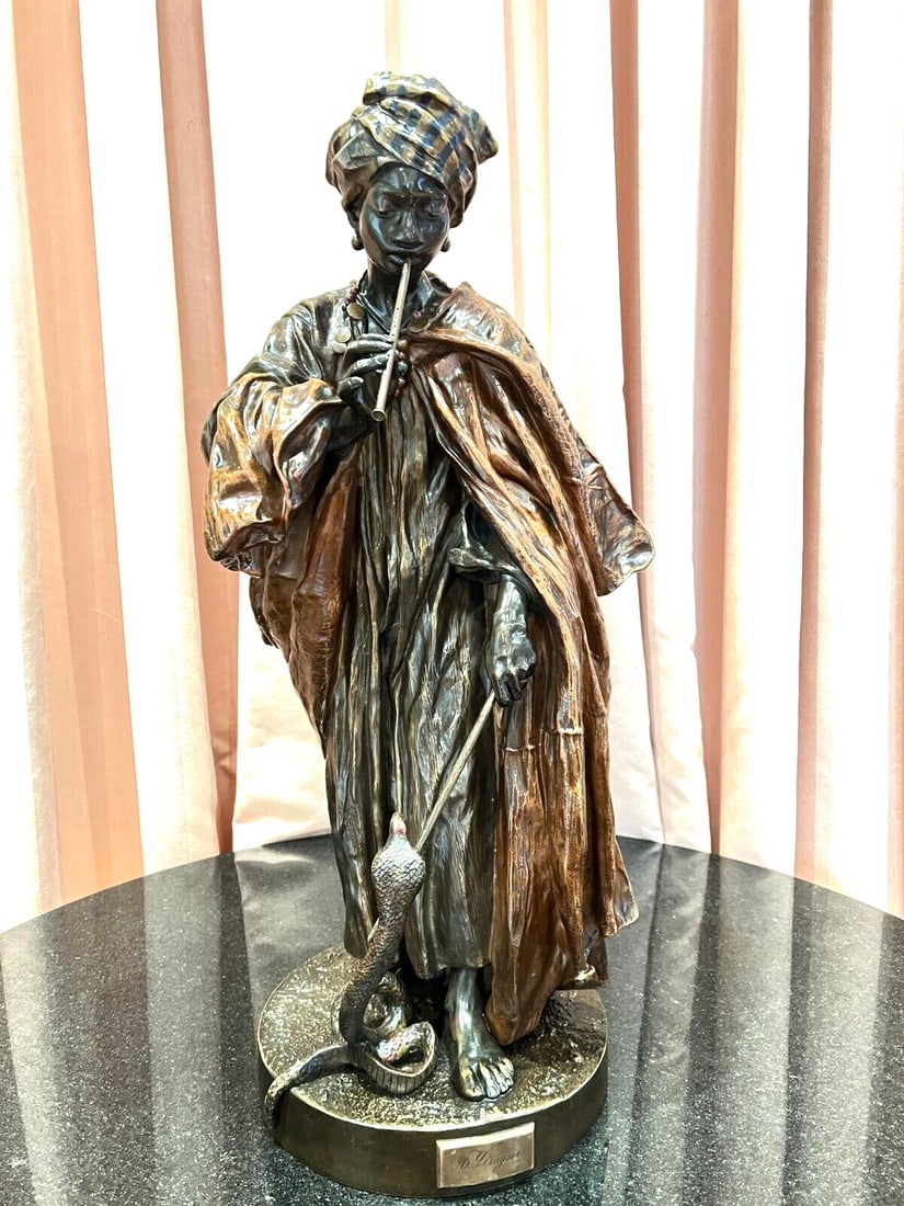 19th Century Bronze Figurine Charmeur de Serpent by Arthur Strasser Limited Edition: 19th Century Bronze Figurine Charmeur de Serpent by Arthur Strasser Limited Edition This stunning 19th-century Austrian bronze figurine by Arthur Strasser (1854-1927) is titled "Charmeur de Serpent". 