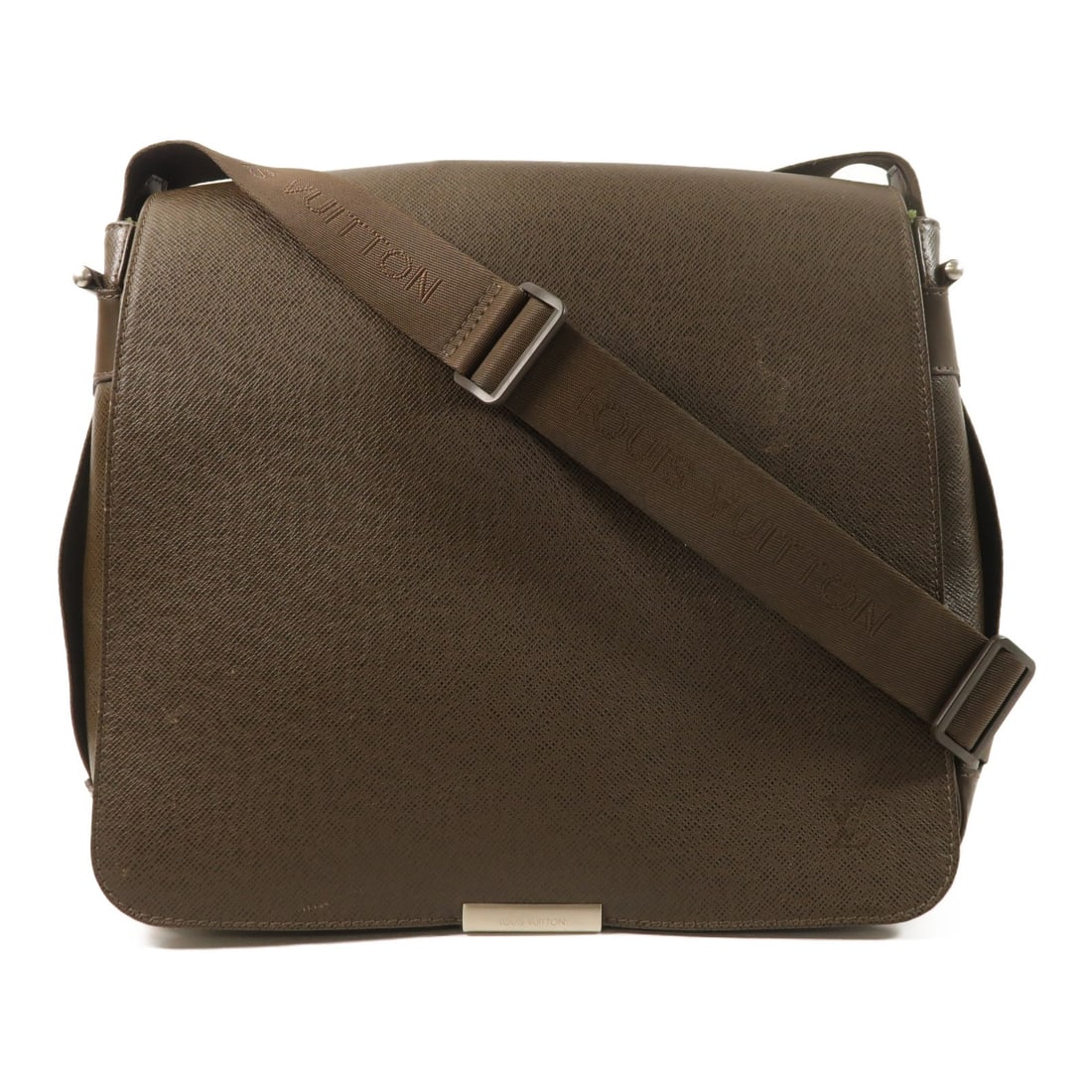 Louis Vuitton Viktor Taiga Brown Leather SHW Messenger Bag M30148: Louis Vuitton Viktor Taiga Brown Leather SHW Messenger Bag M30148 This Louis Vuitton Viktor Messenger Bag features a sleek design crafted from brown Taiga leather. Designed for men, the shoulder bag o