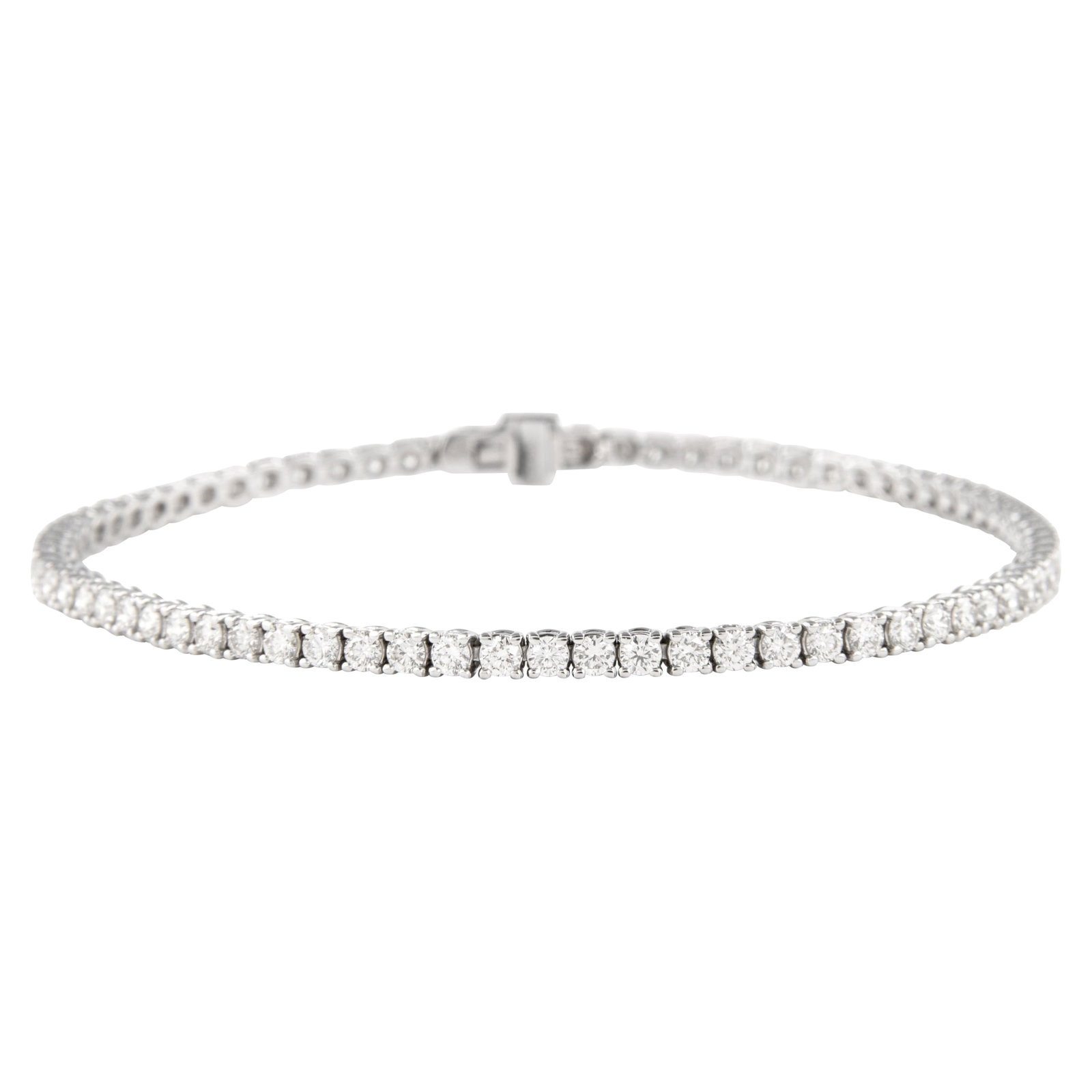 2.70ct Diamond Tennis Bracelet 14k White Gold: 2.70ct Diamond Tennis Bracelet 14k White Gold This exquisite 2.70ct Diamond Tennis Bracelet is crafted from luxurious 14k white gold, showcasing 74 round brilliant diamonds totaling 2.70 carats. The d