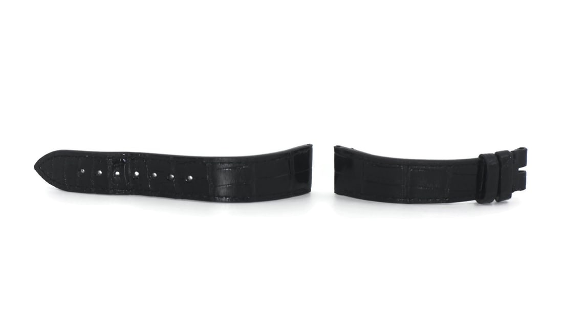 Chopard 18mm Black Leather Wristwatch Band: Chopard 18mm Black Leather Wristwatch Band This is a pre-owned Chopard black leather wristwatch band, designed for men's watches. The strap is made from high-quality leather and is compatible with Cho