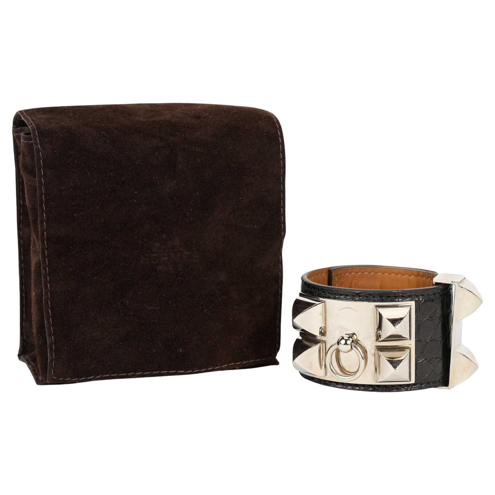 Hermes Black Croc CDC Bracelet with Palladium Hardware: Hermes Black Croc CDC Bracelet with Palladium Hardware Introducing the exquisite Hermes Black Croc CDC Silver Bracelet, a luxurious accessory that showcases elegance and sophistication. This stunning 