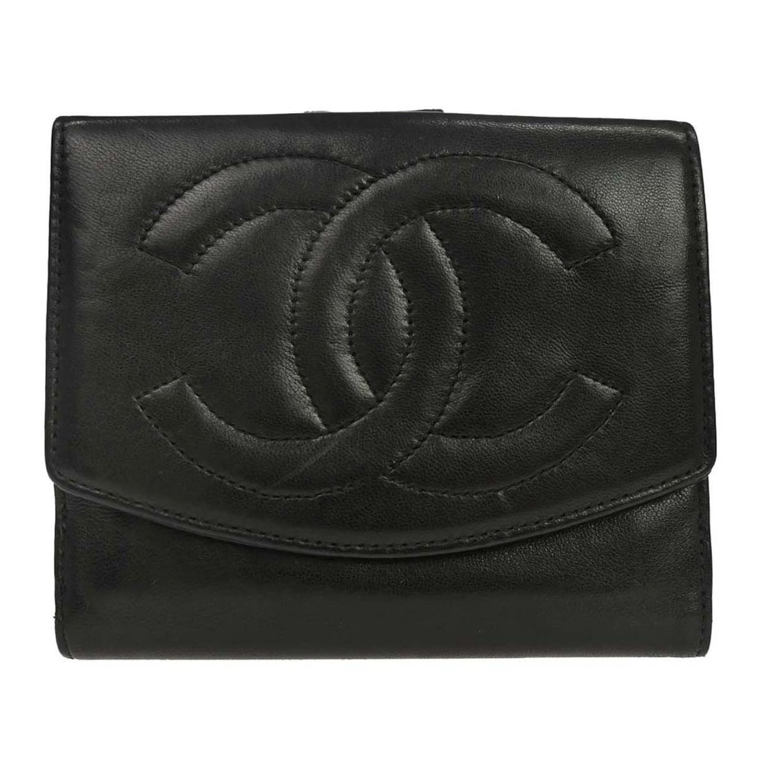 CHANEL CC black lambskin bifold wallet for women: CHANEL CC black lambskin bifold wallet for women Vintage Chanel bifold wallet in black lambskin leather with the CC pattern and a folding design. The wallet shows scuffs and scratches to the exterior 