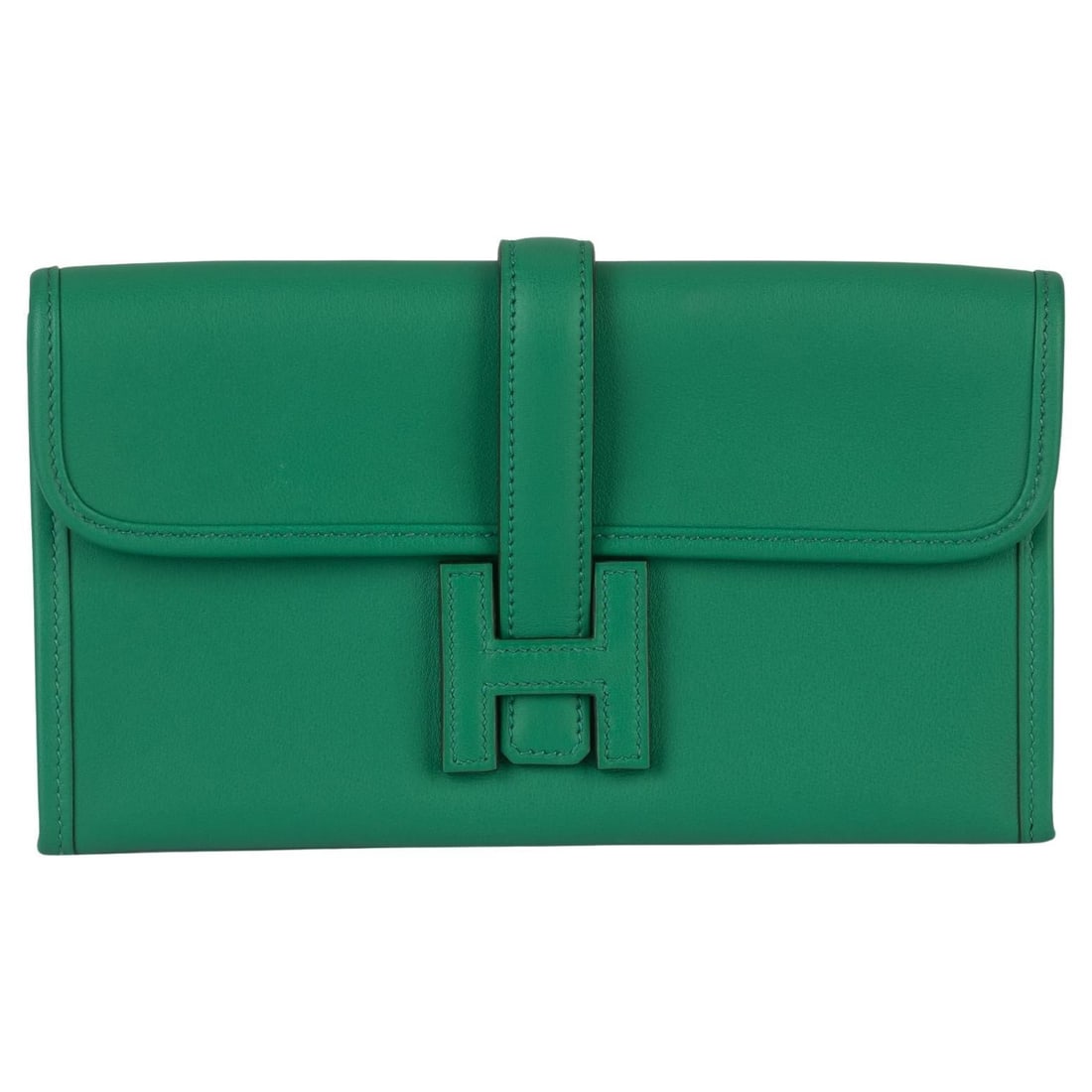 Hermes Swift Jige Elan Clutch Vert Calfskin Leather France: Hermes Swift Jige Elan Clutch Vert Calfskin Leather France The Hermes Bamboo Swift Jige Elan Clutch is a luxurious accessory crafted from high-quality calfskin leather. This elegant clutch features a 