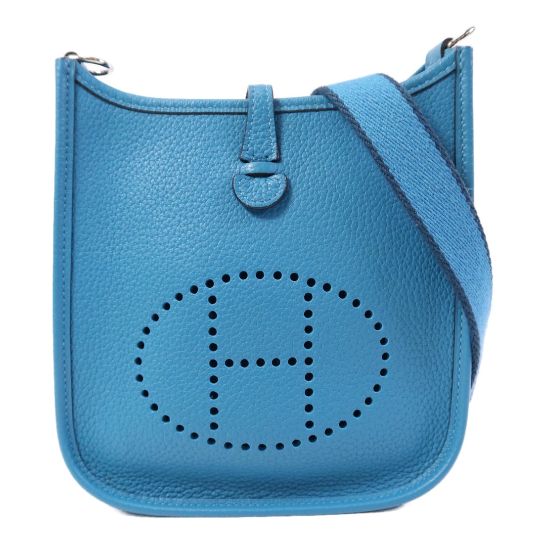 Evelyne TPM Shoulder Bag by Hermes in Green Clemence Leather with Palladium: Evelyne TPM Shoulder Bag by Hermes in Green Clemence Leather with Palladium This Hermes Evelyne TPM shoulder bag is crafted from Clemence calfskin leather in a turquoise green color. Featuring a compa
