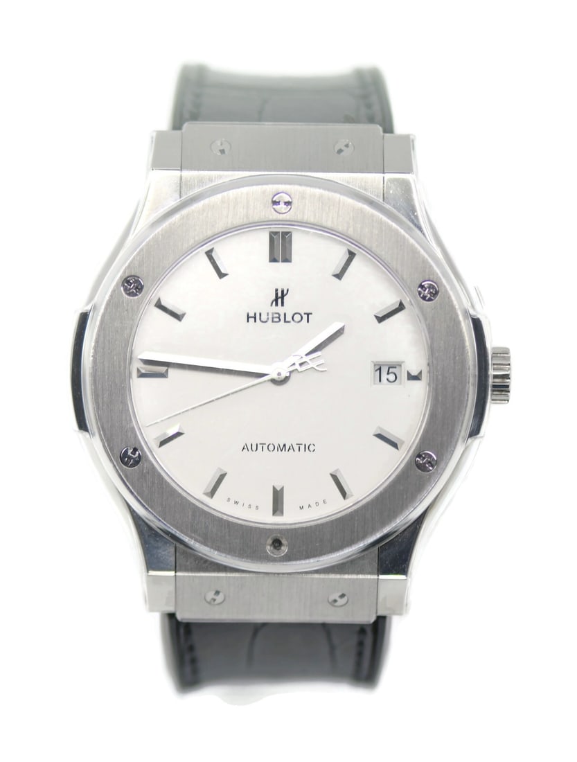 Hublot Classic Fusion Titanium Watch 511.NX.2611.LR with Box and Papers: Hublot Classic Fusion Titanium Watch 511.NX.2611.LR with Box and Papers Experience the elegance of the Hublot Classic Fusion Titanium Watch, model 511.NX.2611.LR. This stunning wristwatch features a m