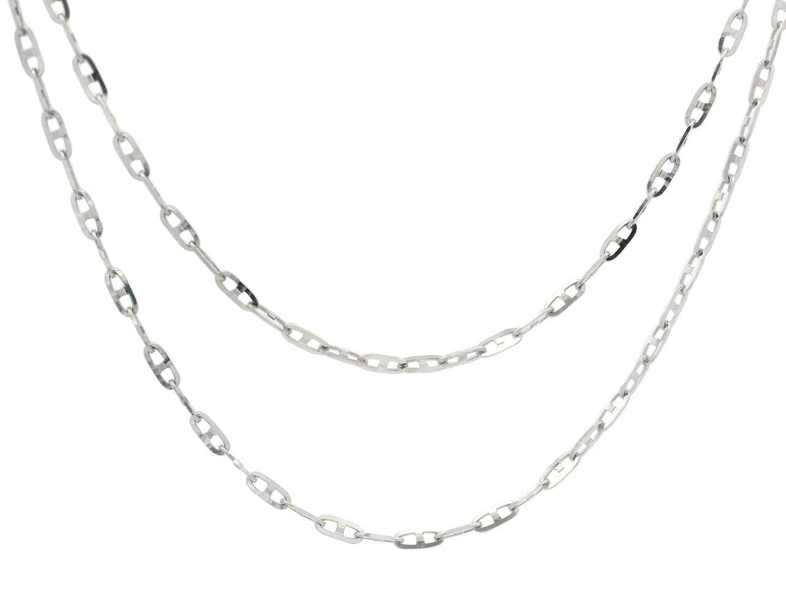 14k White Gold Antique Style Open Link Necklace 18 Inch: 14k White Gold Antique Style Open Link Necklace 18 Inch This 18-inch necklace features a polished open link chain crafted from solid 14k white gold, designed in an antique style. The chain has an appr