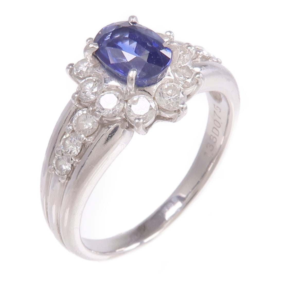 Sapphire and Diamond PT900 Platinum Ring Size 7.75: Sapphire and Diamond PT900 Platinum Ring Size 7.75 This elegant women's ring features a stunning blue sapphire as the main stone, set in high-quality PT900 platinum. Designed in a classic style, it is