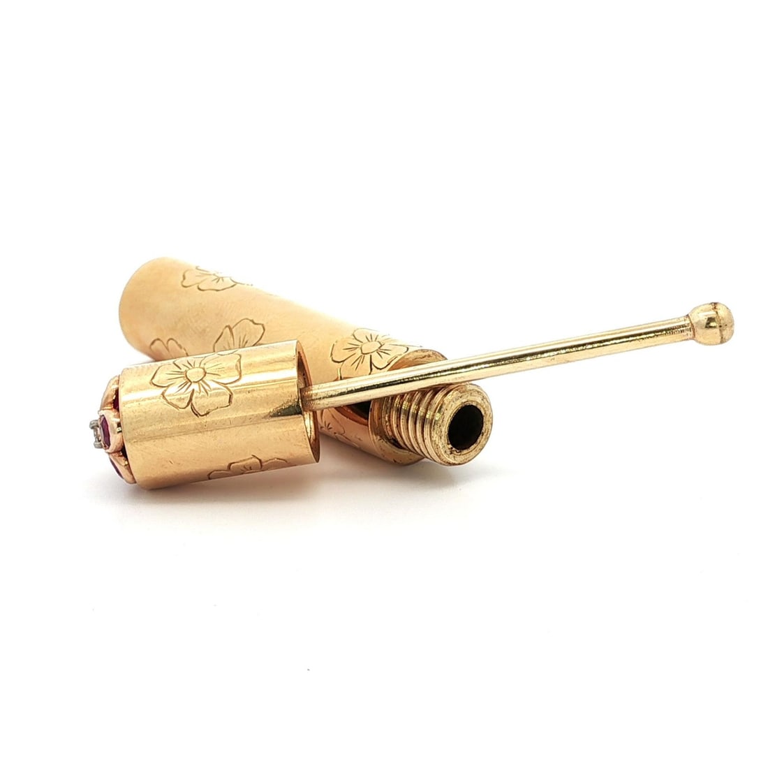 Van Cleef Arpels 18k Yellow Gold Floral Perfume Bottle Diamond Ruby: Van Cleef Arpels 18k Yellow Gold Floral Perfume Bottle Diamond Ruby This vintage Van Cleef & Arpels perfume bottle features a floral motif crafted from solid 18k yellow gold. Adorned with a round bril