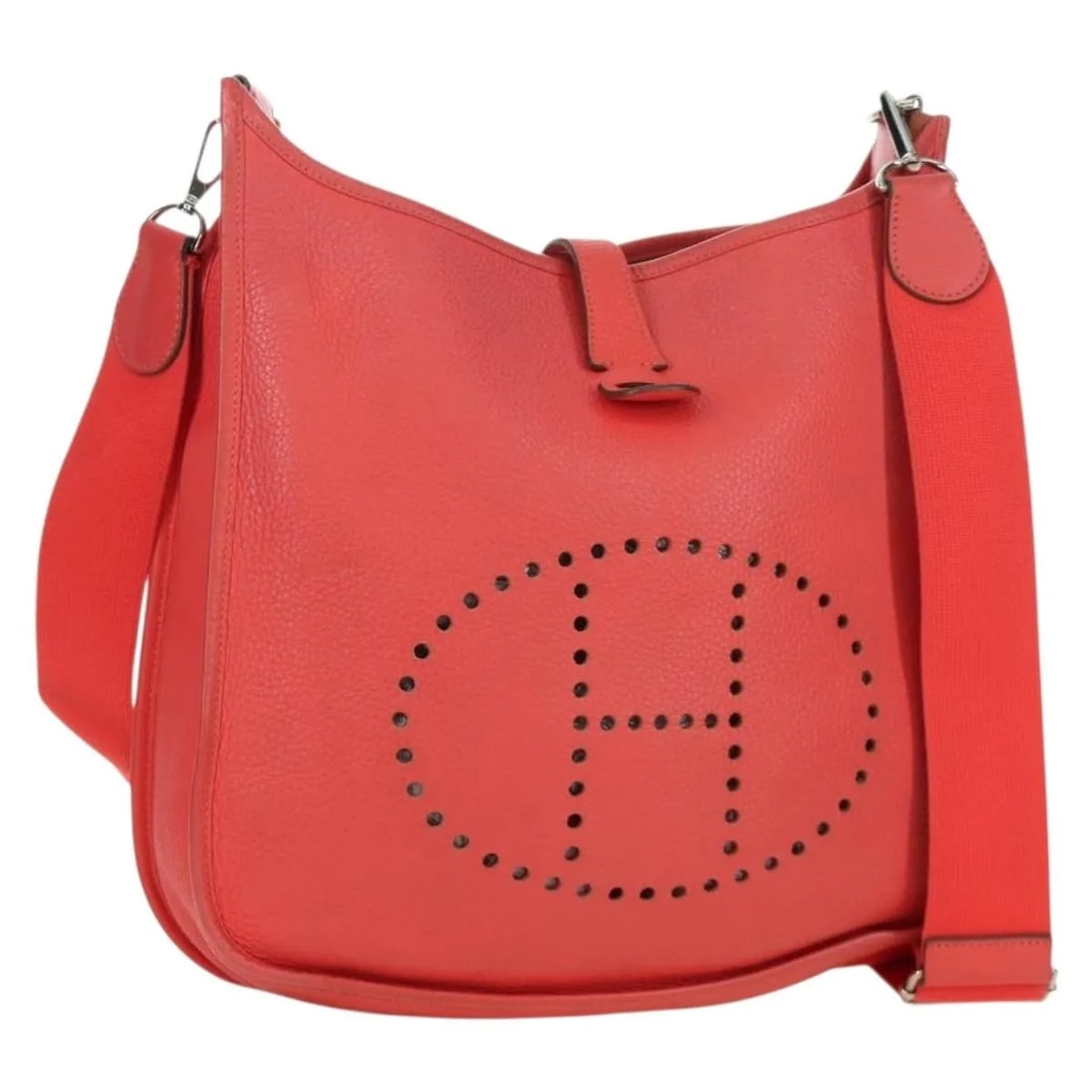 Hermes Evelyne Gen III Pink Leather Shoulder Bag 33cm: Hermes Evelyne Gen III Pink Leather Shoulder Bag 33cm This Hermes Evelyne Bag Gen III is crafted from pink leather and designed for women. It features a spacious main compartment, an adjustable should