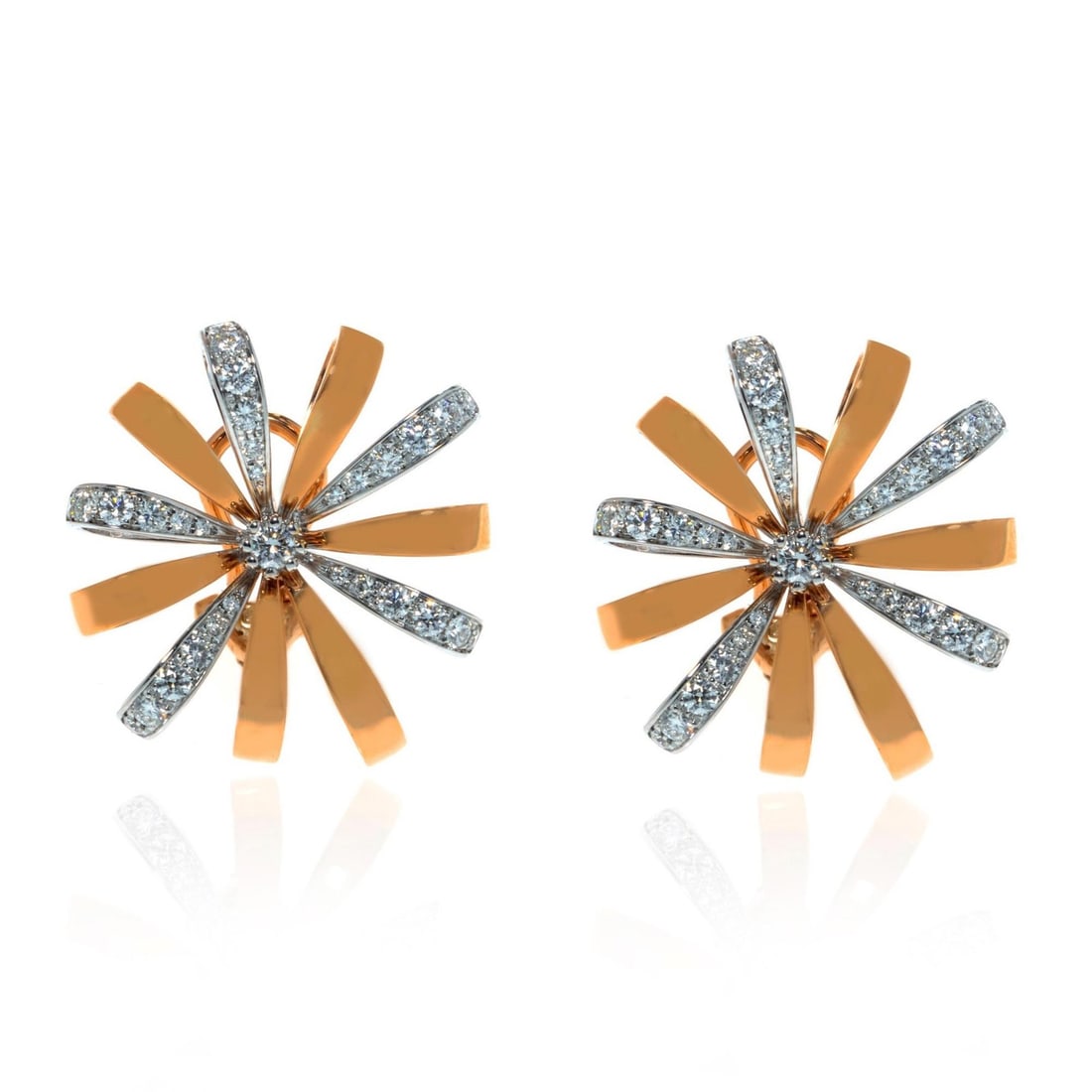 Luca Carati 18K Rose Gold Flower Diamond Earrings 1.31ct VVS G: Luca Carati 18K Rose Gold Flower Diamond Earrings 1.31ct VVS G These exquisite Luca Carati Diamond Flower Earrings are a stunning blend of 18K rose and white gold, beautifully crafted into floral shap