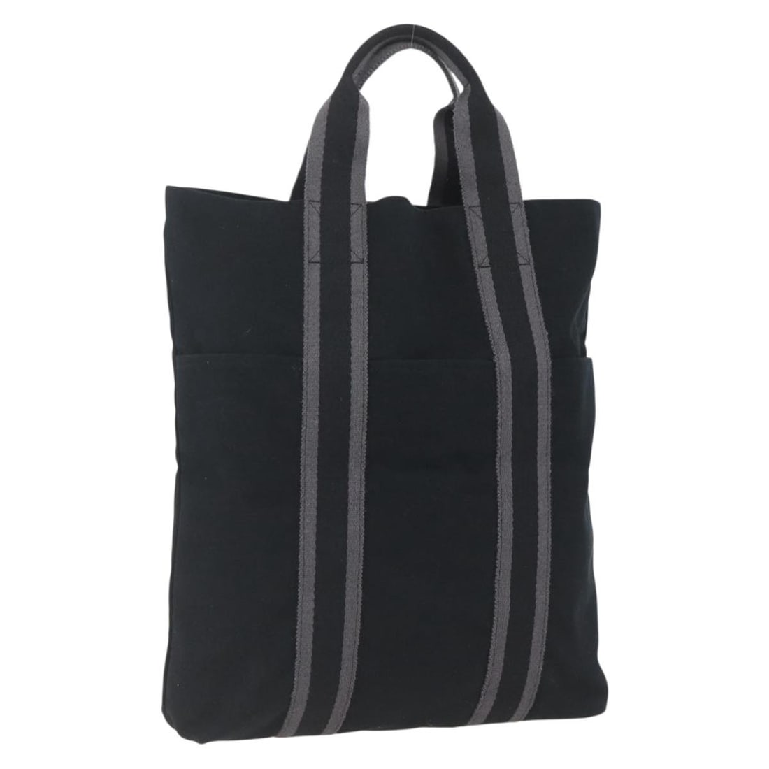 Hermes Fourre Tout Black Canvas Tote Bag France: Hermes Fourre Tout Black Canvas Tote Bag France This is an authentic Hermes Fourre Tout Cabas tote bag crafted from black canvas. The bag features a spacious interior, sturdy handles, and a functional