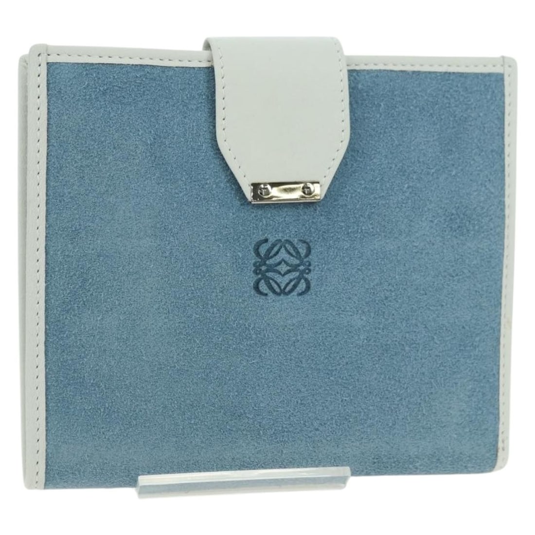 LOEWE Suede Light Blue Silver Wallet with Dust Bag Box: LOEWE Suede Light Blue Silver Wallet with Dust Bag Box This LOEWE wallet features a sophisticated light blue suede exterior accented with silver-tone details. Designed for women, it offers a compact p