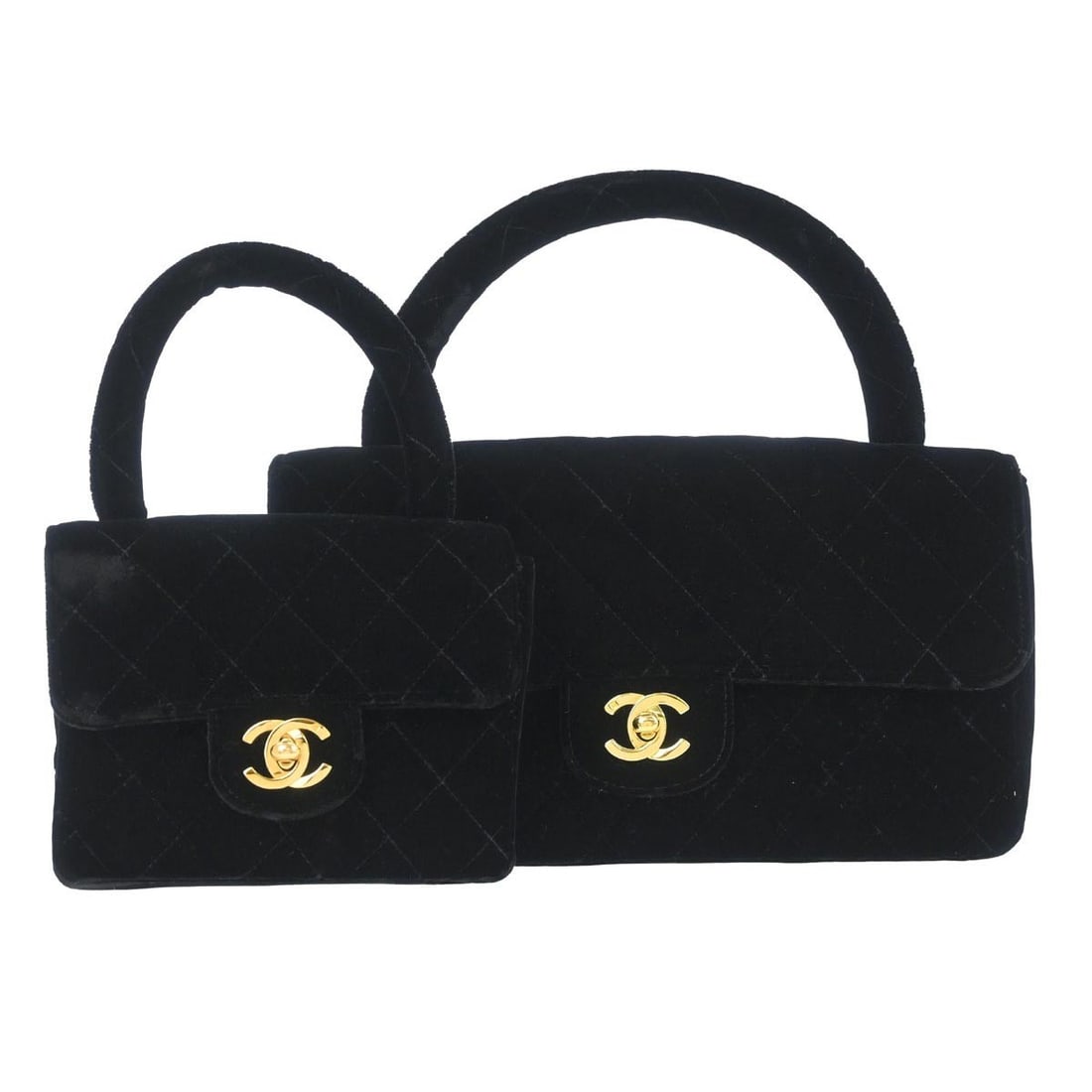 CHANEL Classic Single Flap black velvet 2 piece handbag set: CHANEL Classic Single Flap black velvet 2 piece handbag set Chanel 2-in-1 handbag set in black quilted velvet, featuring a classic turn-lock closure and leather lining. This set includes a larger bag 