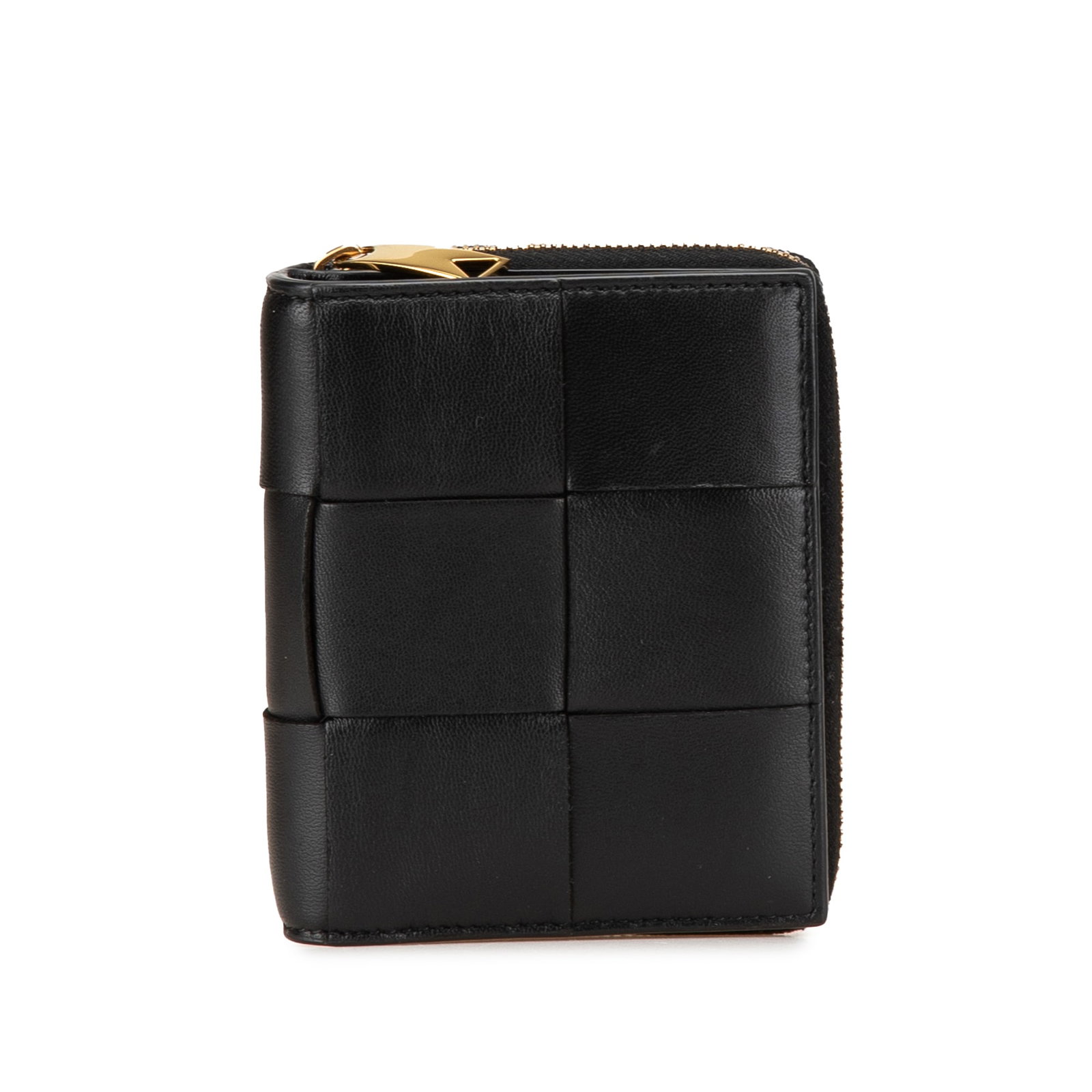 Bottega Veneta Maxi Intreccio Cassette Black Lambskin Zip Bifold Wallet: Bottega Veneta Maxi Intreccio Cassette Black Lambskin Zip Bifold Wallet This Bottega Veneta wallet showcases the signature Maxi Intreccio woven leather design in black lambskin. It features a bifold s