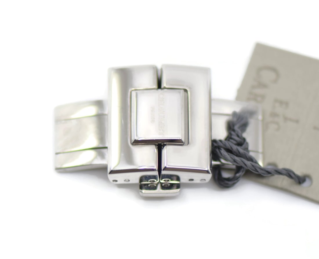 Chaumet 18mm Stainless Steel Watch Band Deployment Buckle: Chaumet 18mm Stainless Steel Watch Band Deployment Buckle Pre-owned Chaumet deployment buckle for a wristwatch band. Made of stainless steel, this buckle is designed for an 18 mm band width and is of 