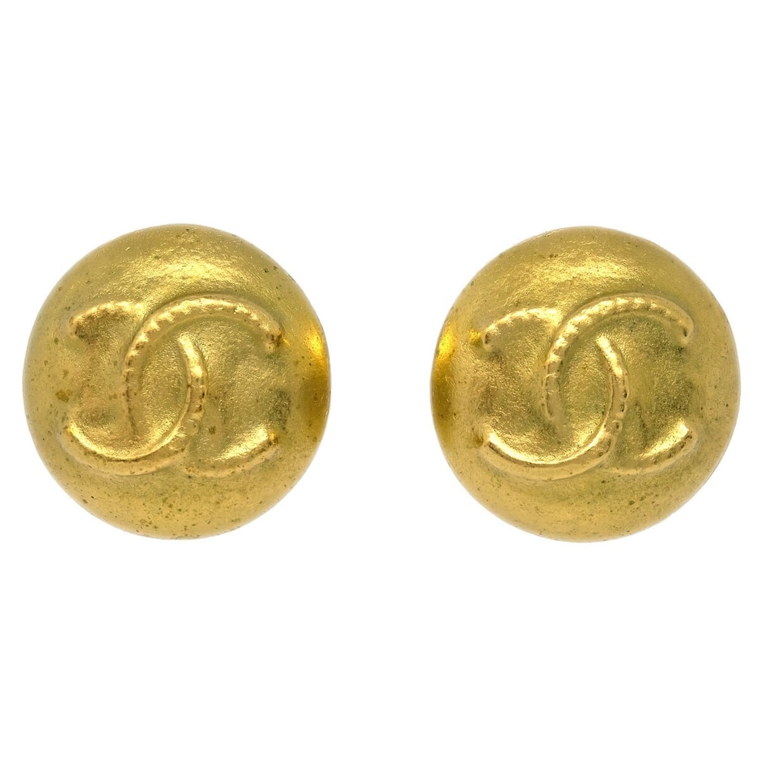 Chanel 95C Gold Plated Clip On Button Earrings: Chanel 95C Gold Plated Clip On Button Earrings Vintage Chanel button-style clip-on earrings in a round design with a gold-plated finish. Marked 95C, this pair is made in France and features the classi