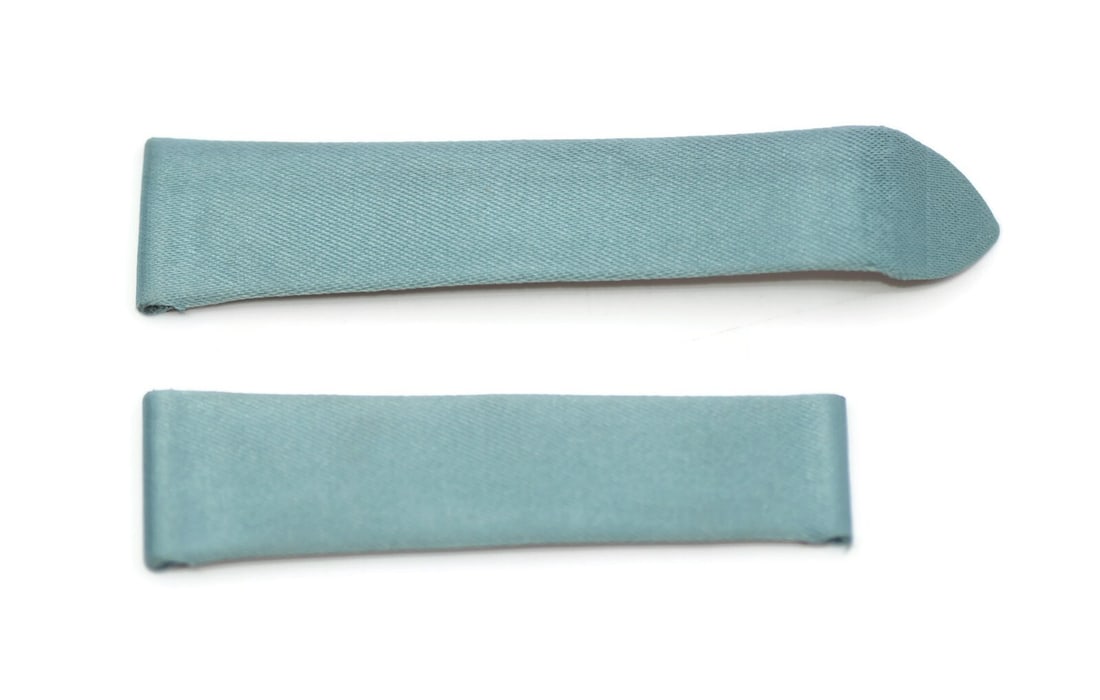 Authentic Bedat & Co Blue Leather Wristwatch Band 19mm: Authentic Bedat & Co Blue Leather Wristwatch Band 19mm Enhance your timepiece with this authentic Bedat & Co. blue leather wristwatch band. Crafted from high-quality leather, this band offers both sty