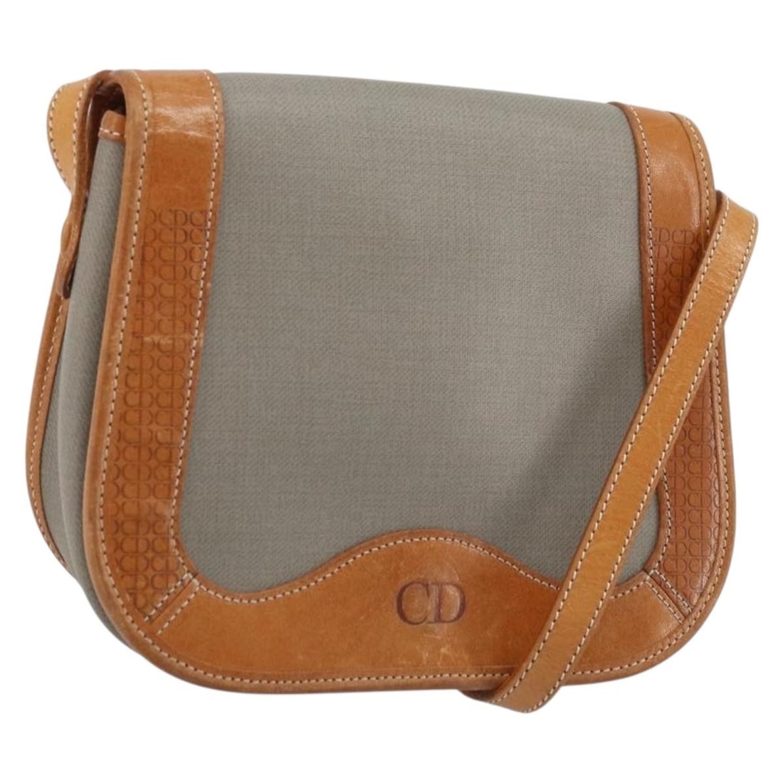 Gray Gold PVC Leather Christian Dior Shoulder Purse for Women: Gray Gold PVC Leather Christian Dior Shoulder Purse for Women This Christian Dior shoulder bag is crafted from gray and gold PVC leather, offering a stylish and compact accessory for women. The bag fe