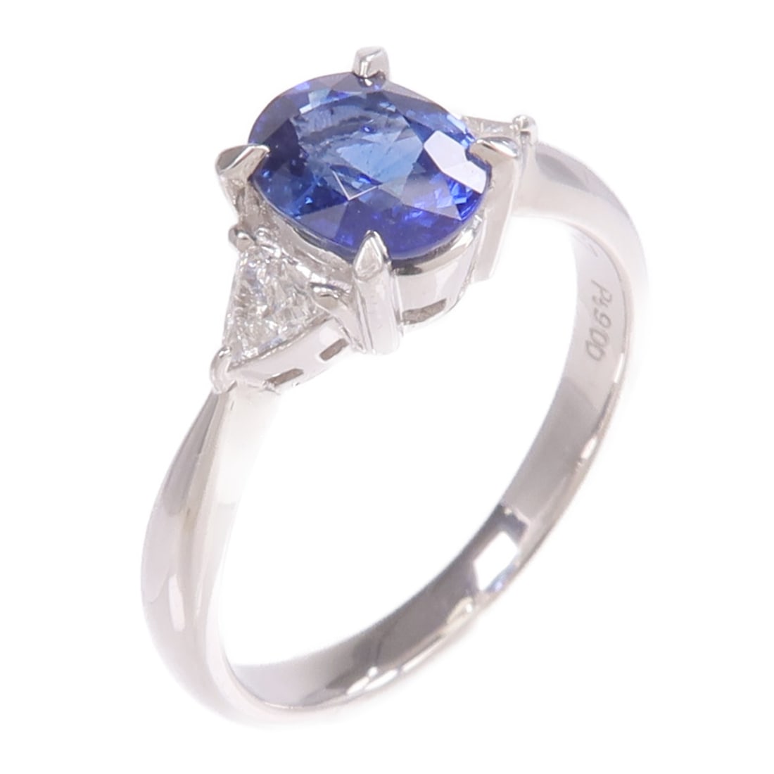 Sapphire and Diamond Ring in Pt900 Platinum Size 6.5: Sapphire and Diamond Ring in Pt900 Platinum Size 6.5 This women's ring features a blue sapphire as the main stone, set in PT900 platinum. The ring is a US size 6.5 and is in very good condition. Speci
