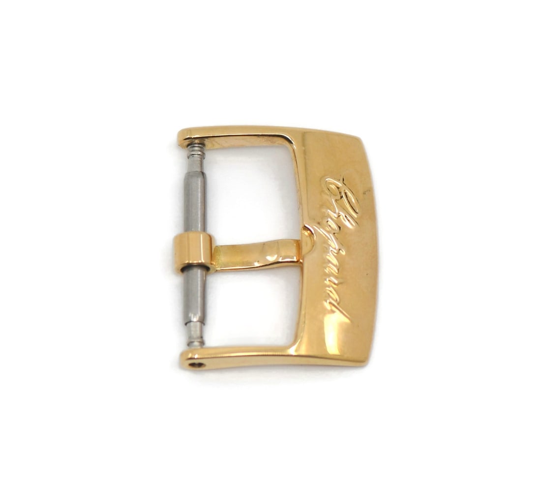 Chopard 18K Yellow Gold 16mm Wristwatch Buckle: Chopard 18K Yellow Gold 16mm Wristwatch Buckle This is a pre-owned Chopard wristwatch buckle crafted from 18K yellow gold. Designed for compatibility with Chopard watch bands, the buckle features a 16