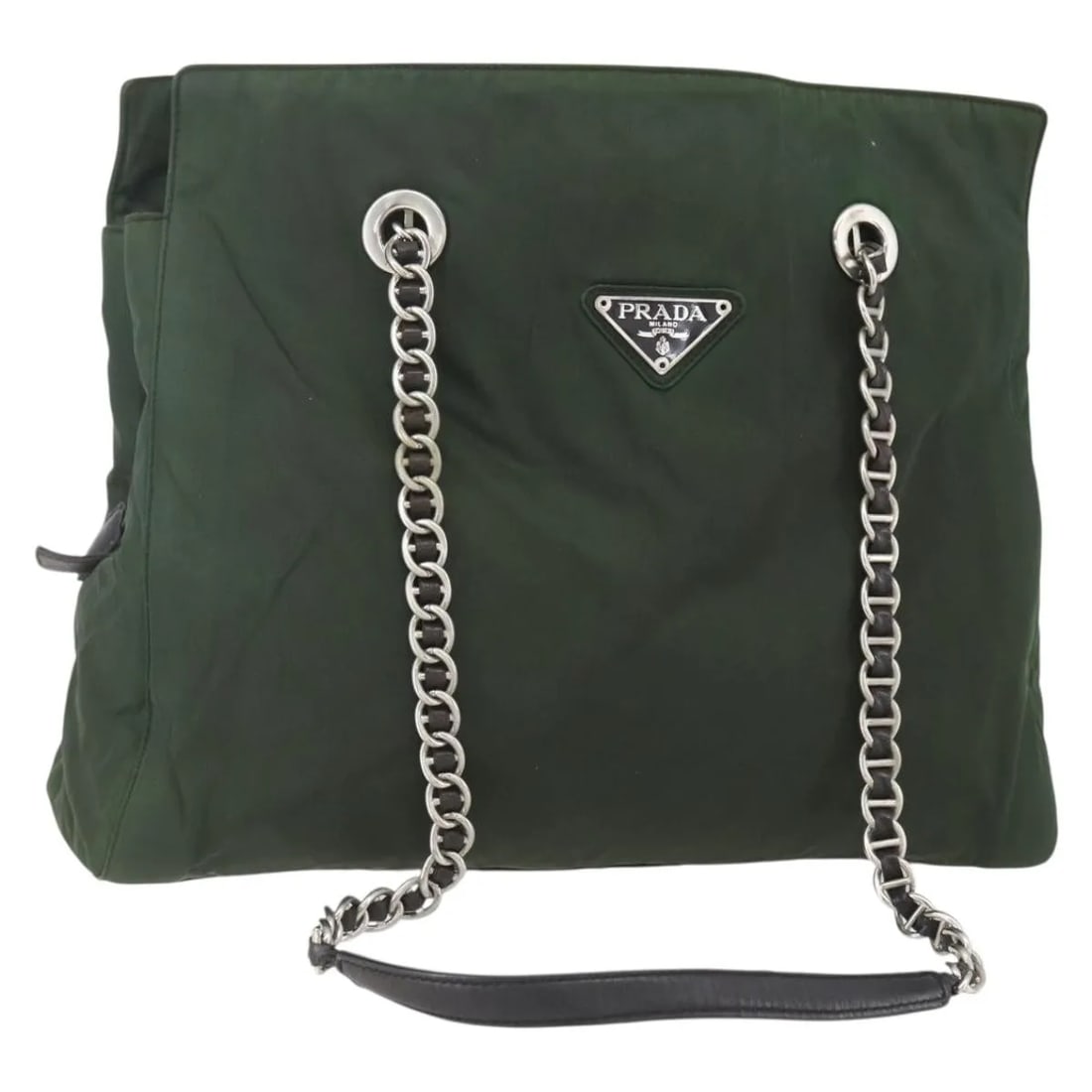 Prada Re-Nylon Quilted Chain Tote Bag Re-Edition 1995 Khaki: Prada Re-Nylon Quilted Chain Tote Bag Re-Edition 1995 Khaki This Prada Re-Edition 1995 Chain Tote for women features a khaki quilted Re-Nylon exterior with a chain handle. The bag shows signs of wear 