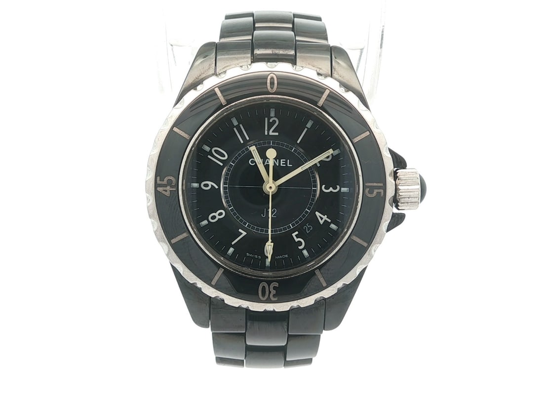 Chanel J12 33mm Black Ceramic Quartz Swiss Ladies Watch: Chanel J12 33mm Black Ceramic Quartz Swiss Ladies Watch This Chanel J12 wristwatch features a 33mm black ceramic and stainless steel case, paired with a matching black ceramic bracelet. The Swiss quar