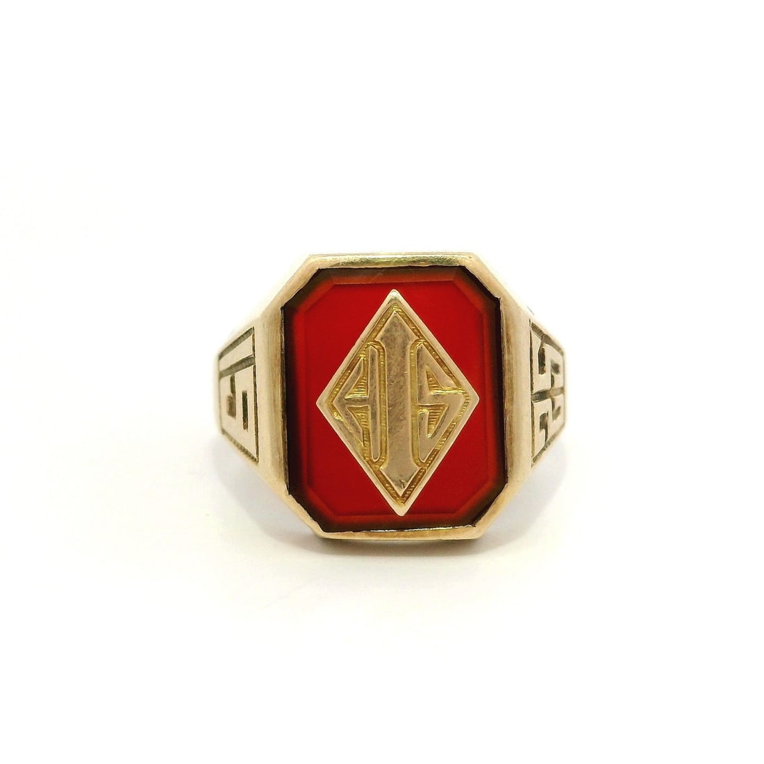 Antique Art Deco 10k Yellow Gold Carnelian Initial Ring 1925: Antique Art Deco 10k Yellow Gold Carnelian Initial Ring 1925 This exquisite Antique Art Deco ring is crafted from solid 10K rosy yellow gold and features a stunning natural carnelian stone. The carnel