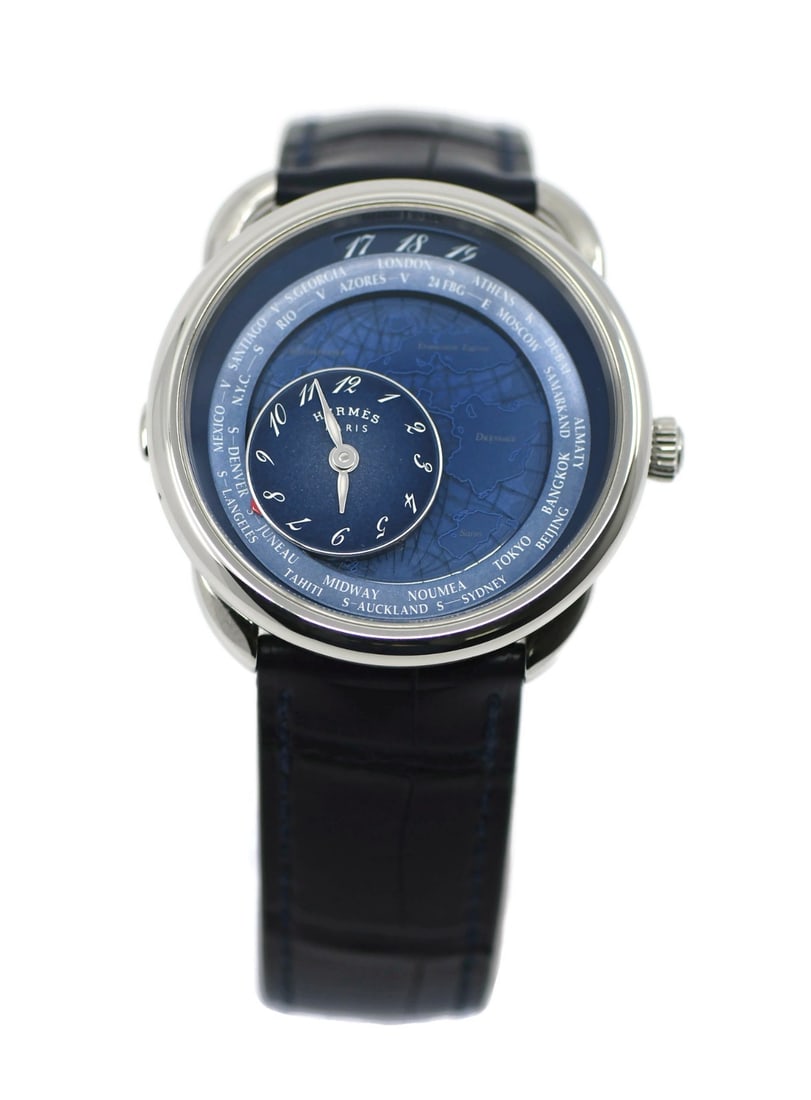 HERMES Arceau Le Temps Voyager Automatic Watch AR10.510 Blue Dial Leather Band: HERMES Arceau Le Temps Voyager Automatic Watch AR10.510 Blue Dial Leather Band Discover the exquisite HERMES Arceau Le Temps Voyager Stainless Steel Watch, a perfect blend of elegance and functionalit