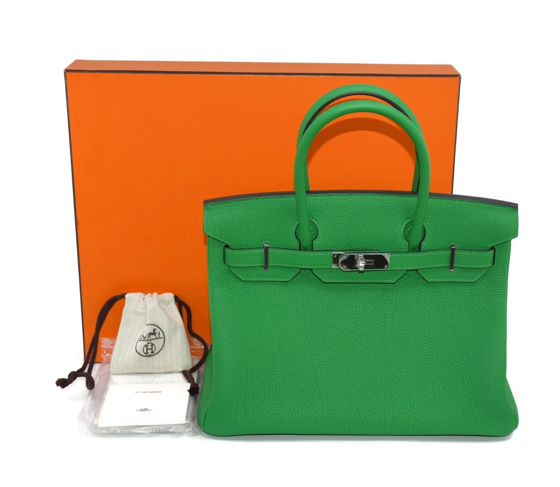 Hermes Birkin 30 Veau Togo Bamboo Green Top Handle Bag 100% Authentic: Hermes Birkin 30 Veau Togo Bamboo Green Top Handle Bag 100% Authentic This exquisite Hermes Birkin 30 bag is crafted from luxurious Veau Togo leather in a stunning Bamboo Green shade. The bag features