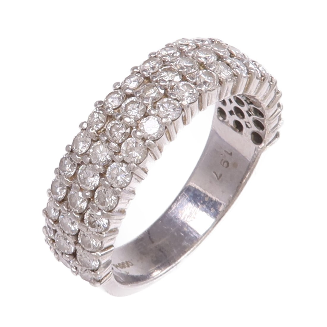 Diamond Ring in Pt900 Platinum Size 9: Diamond Ring in Pt900 Platinum Size 9 This diamond ring features a Pt900 platinum setting with a clear diamond as the main stone. Designed in a classic style, it is sized for US ring size 9 and shows 