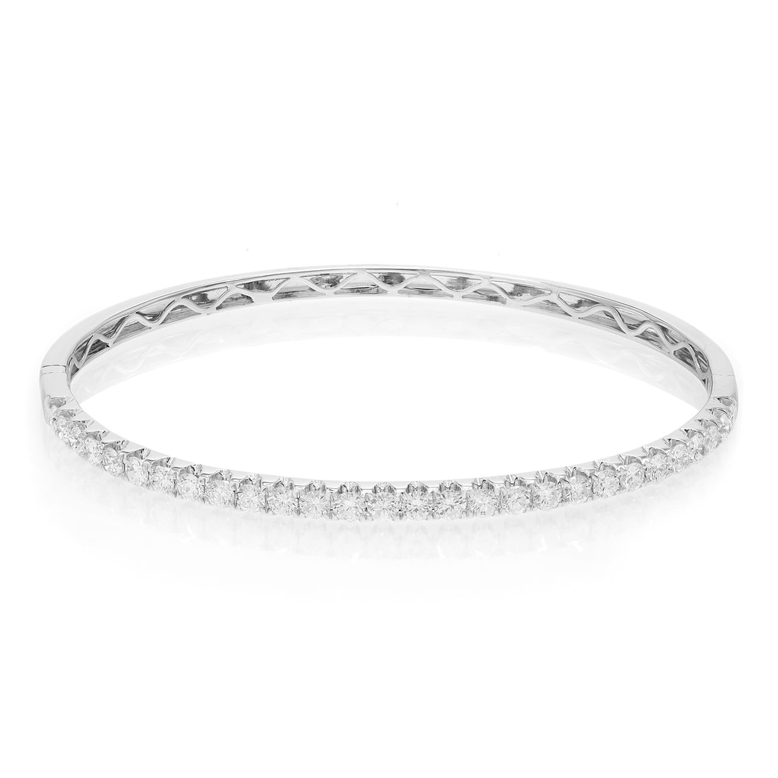 Rachel Koen 18K White Gold Diamond Bangle Bracelet 2.00Cttw: Rachel Koen 18K White Gold Diamond Bangle Bracelet 2.00Cttw This exquisite bangle bracelet from Rachel Koen is crafted from luxurious 18K white gold and features stunning round brilliant cut diamonds.