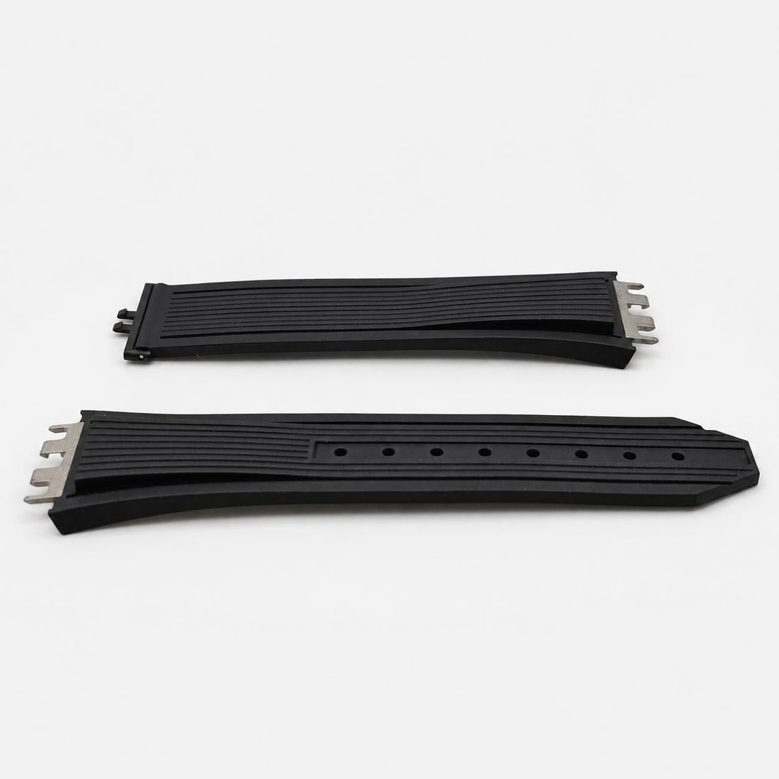 Hublot Big Bang Unico black rubber two piece watch strap 6-441-100 12-441-80: Hublot Big Bang Unico black rubber two piece watch strap 6-441-100 12-441-80 Genuine Hublot black rubber two-piece wristwatch strap set for the Hublot Big Bang Unico 441. CI. 1170. RX. This unisex adu