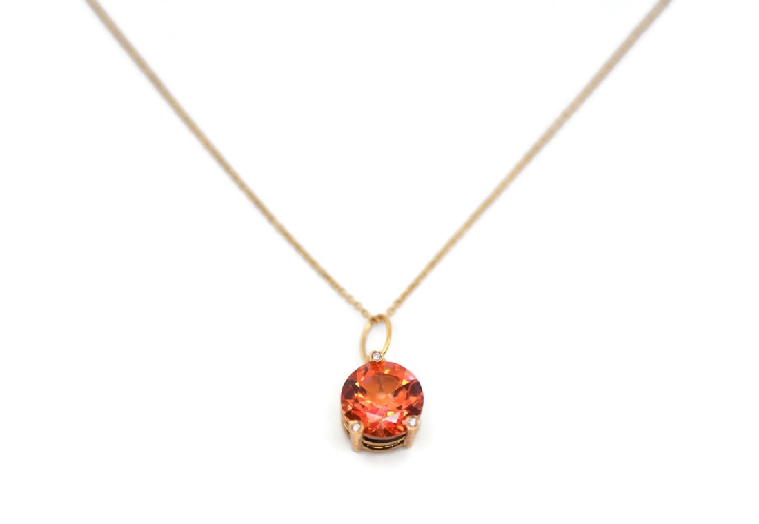 Delfina Delettrez 18K Yellow Gold Diamond Pendant Necklace 18 Inches: Delfina Delettrez 18K Yellow Gold Diamond Pendant Necklace 18 Inches Elevate your jewelry collection with this stunning Delfina Delettrez Diamond Necklace. Crafted from 18K yellow gold, this pendant-s