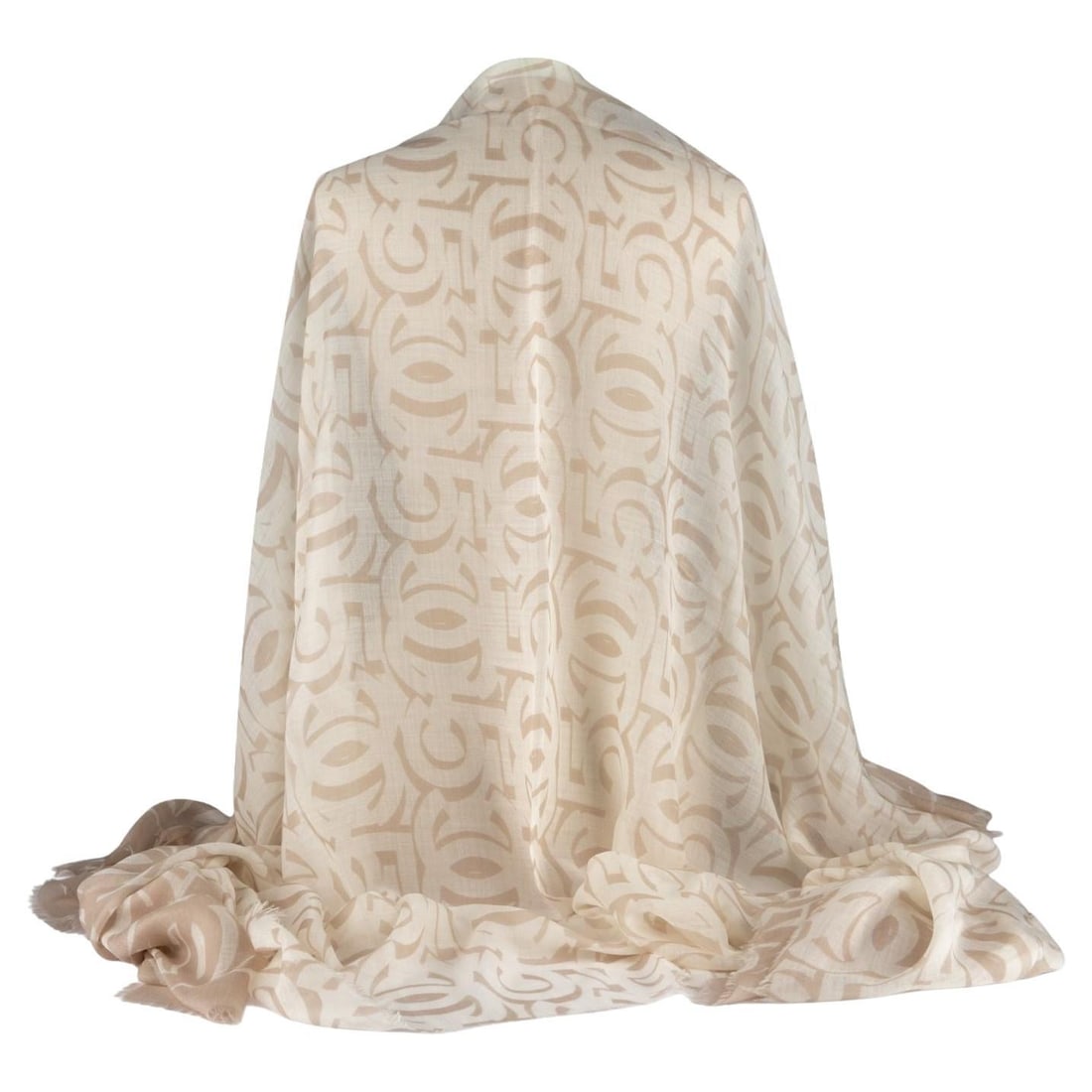 Chanel White Logo CC Cashmere 100% Made in Italy 76 x 54: Chanel White Logo CC Cashmere 100% Made in Italy 76 x 54 Discover the luxurious elegance of this Chanel White NB Logo CC Cashmere. Crafted from 100% pure cashmere, this exquisite piece is designed in 