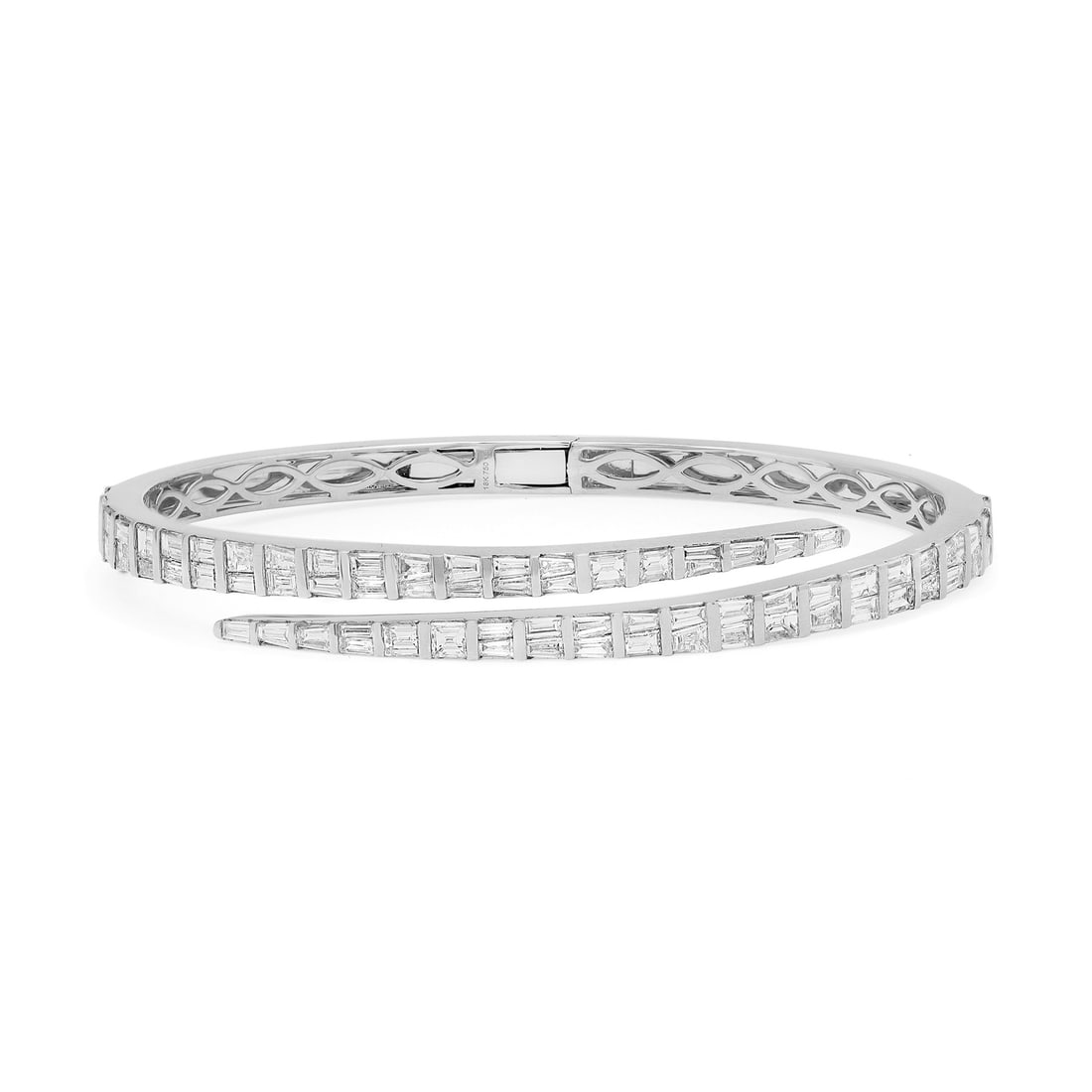 Rachel Koen 18K White Gold Bangle Bracelet 4.27Ctw Baguette Diamonds: Rachel Koen 18K White Gold Bangle Bracelet 4.27Ctw Baguette Diamonds Elevate your elegance with this exquisite tapered baguette cut diamond bangle bracelet by Rachel Koen. Crafted from luxurious 18K w