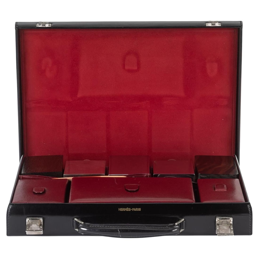 Hermes Burgundy Vintage Vanity Case with Original Box: Hermes Burgundy Vintage Vanity Case with Original Box This exquisite Hermes Vintage Vanity Case in rich burgundy leather is a must-have for collectors and fashion enthusiasts alike. Crafted in France 