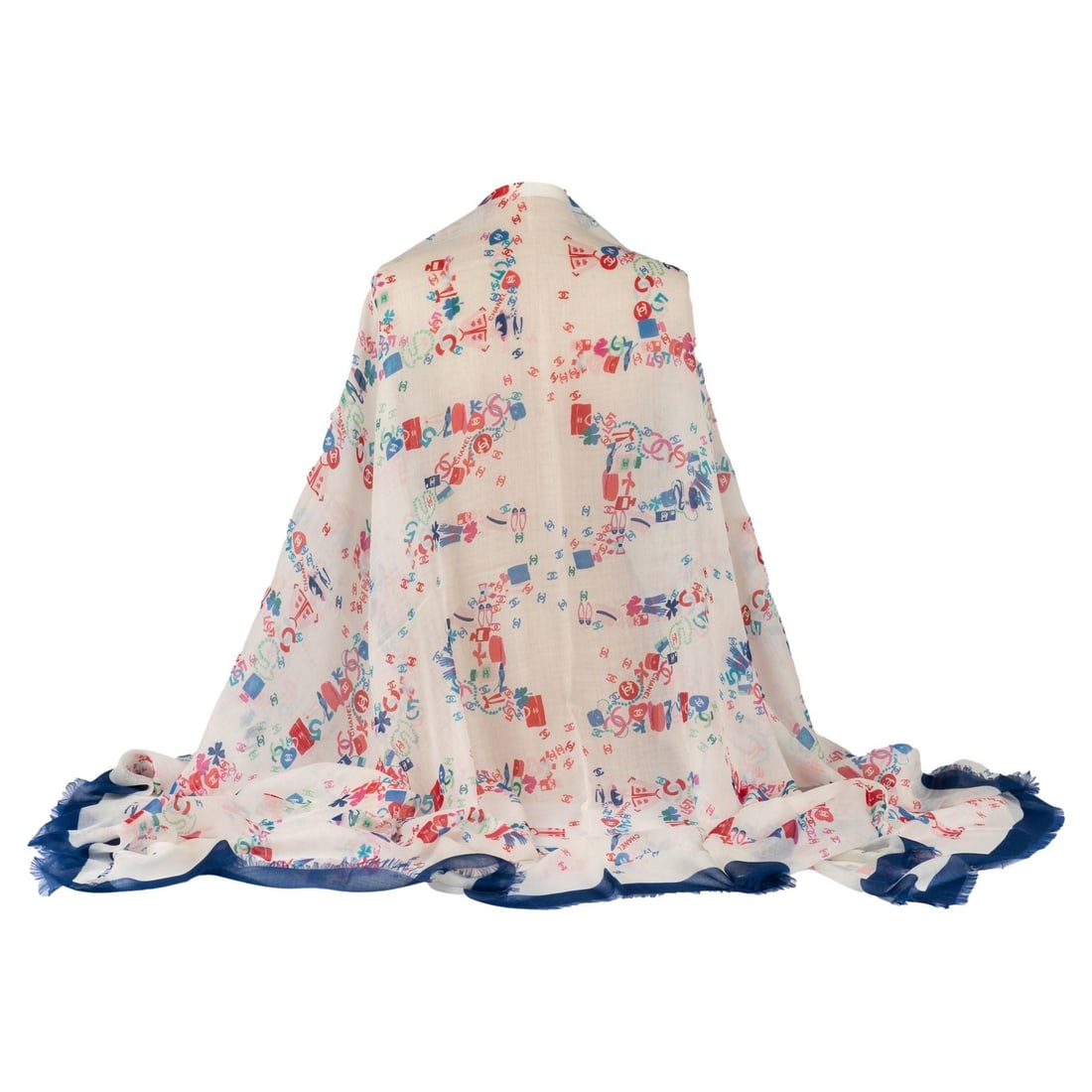 Chanel New Cashmere Shawl White Blue Made in Italy 52 x 78: Chanel New Cashmere Shawl White Blue Made in Italy 52 x 78 Elevate your wardrobe with this exquisite Chanel cashmere shawl, featuring a sophisticated white and blue color scheme. Crafted in Italy, thi