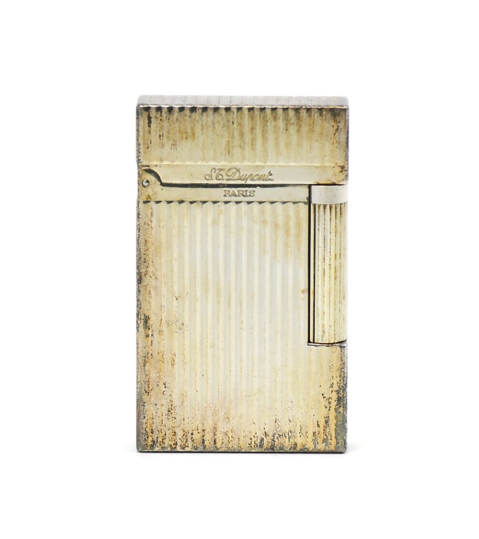 Vintage France Dupont Lighter Authentic with Box 62x36mm: Vintage France Dupont Lighter Authentic with Box 62x36mm This ST Dupont vintage lighter is an authentic piece crafted in France. It comes in its original box and is in pre-owned condition. The lighter