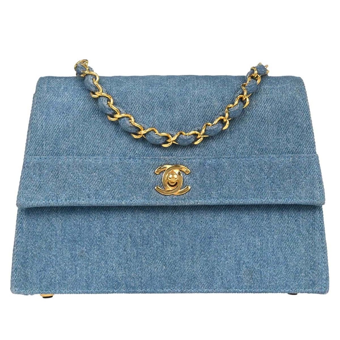 CHANEL Single Chain Shoulder Bag Blue Quilted Denim Flap: CHANEL Single Chain Shoulder Bag Blue Quilted Denim Flap Chanel Straight Flap shoulder bag in blue denim with a quilted matelasse design and turn-lock closure. This small shoulder bag features a singl