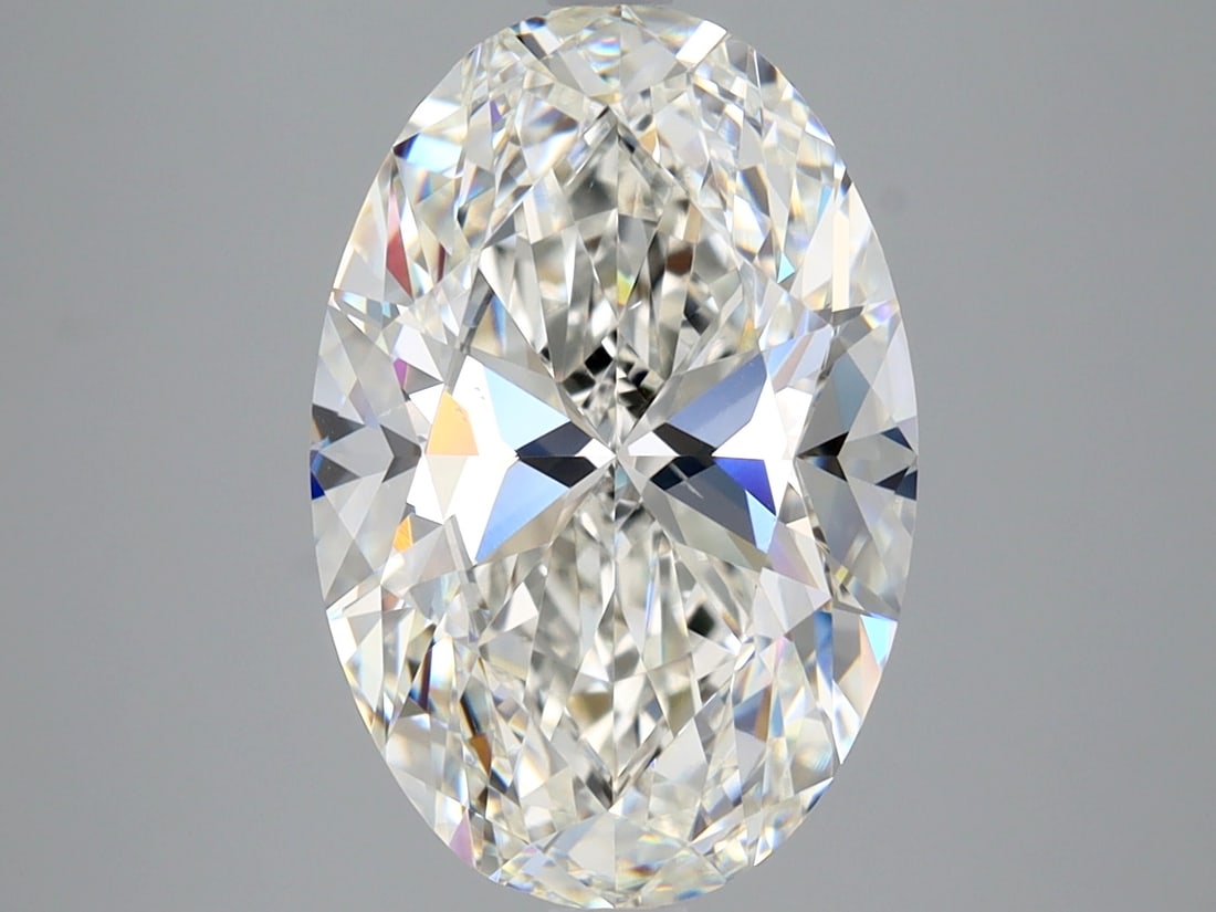 Loose Diamond - OVAL 4.5ct G VS2: Loose Diamond - OVAL 4.5ct G VS2 Source: Natural Mined Diamond Shape: OVAL Carats: 4.5 Color: G Clarity: VS2 Certification: GIA Condition: Pre-Owned PLEASE NOTE: Framed, Large, or heavy items do not h