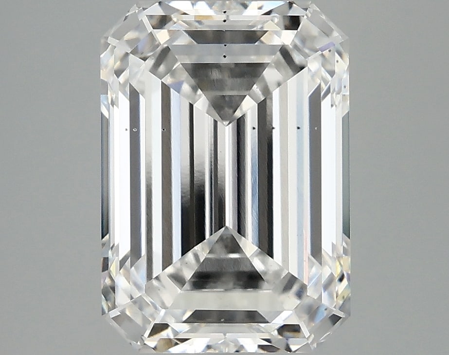 Loose Diamond - EMERALD 4.07ct E VS2: Loose Diamond - EMERALD 4.07ct E VS2 Source: This is a real non-mined Diamond that has been grown in a lab Shape: EMERALD Carats: 4.07 Color: E Clarity: VS2 Certification: IGI Condition: Pre-Owned PLE