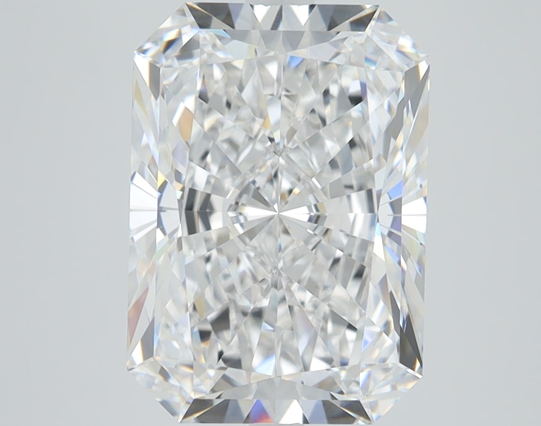 Loose Diamond - RADIANT 5.03ct D VVS1: Loose Diamond - RADIANT 5.03ct D VVS1 Source: This is a real non-mined Diamond that has been grown in a lab Shape: RADIANT Carats: 5.03 Color: D Clarity: VVS1 Certification: IGI Condition: Pre-Owned P
