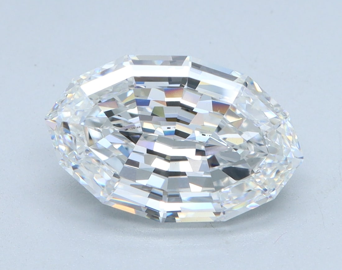 Loose Diamond - OVAL STEP CUT 2.63ct E VS1: Loose Diamond - OVAL STEP CUT 2.63ct E VS1 Source: This is a real non-mined Diamond that has been grown in a lab Shape: OVAL STEP CUT Carats: 2.63 Color: E Clarity: VS1 Certification: IGI Condition: P