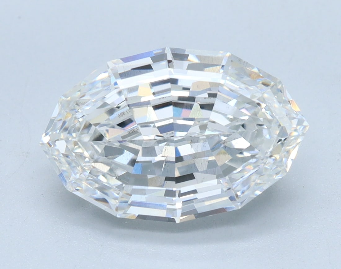 Loose Diamond - OVAL STEP CUT 3.52ct E VS2: Loose Diamond - OVAL STEP CUT 3.52ct E VS2 Source: This is a real non-mined Diamond that has been grown in a lab Shape: OVAL STEP CUT Carats: 3.52 Color: E Clarity: VS2 Certification: IGI Condition: P